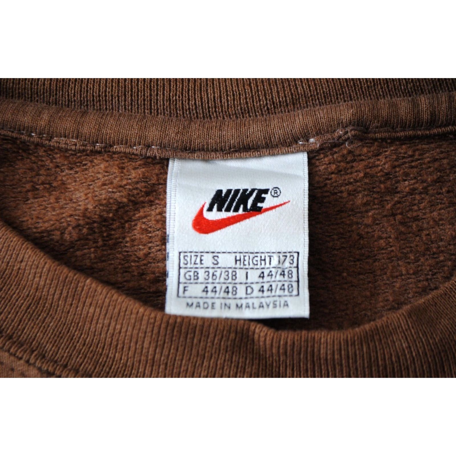 Nike NIKE VINTAGE SWEATSHIRT PULLOVER CREW NECK 90'S BIG LOGO SWOOSH SIZE MENS SMALL Shirt Mens Small Brown 90s Logo Size US S / EU 44-46 / 1 - 3 Thumbnail