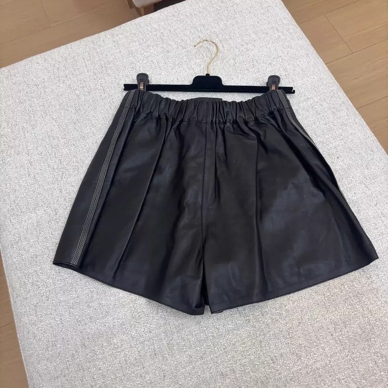 Loewe loewe Drawstring shorts 2506-Nextarrow Size US 26 / EU 42 - 2 Thumbnail