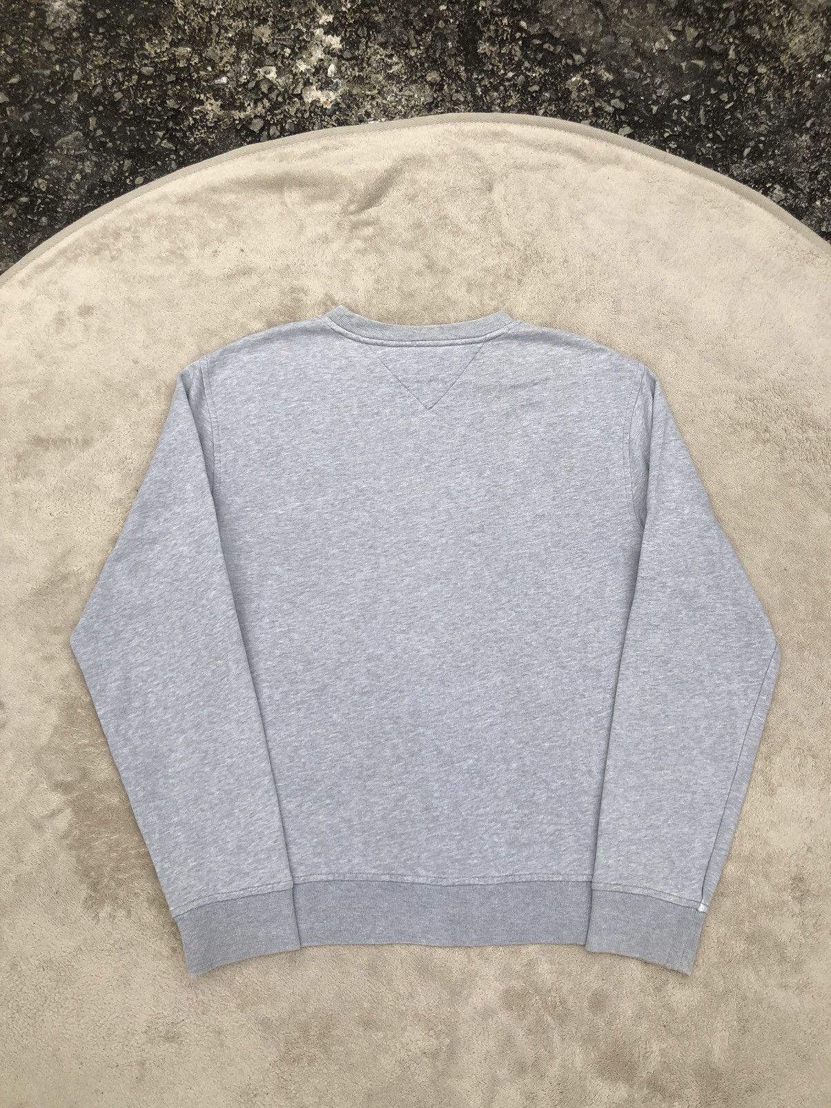 Tommy Hilfiger × Vintage Vintage 90s Tommy Hilfiger Spellout Embroidery Sweatshirt Size US M / EU 48-50 / 2 - 10 Thumbnail