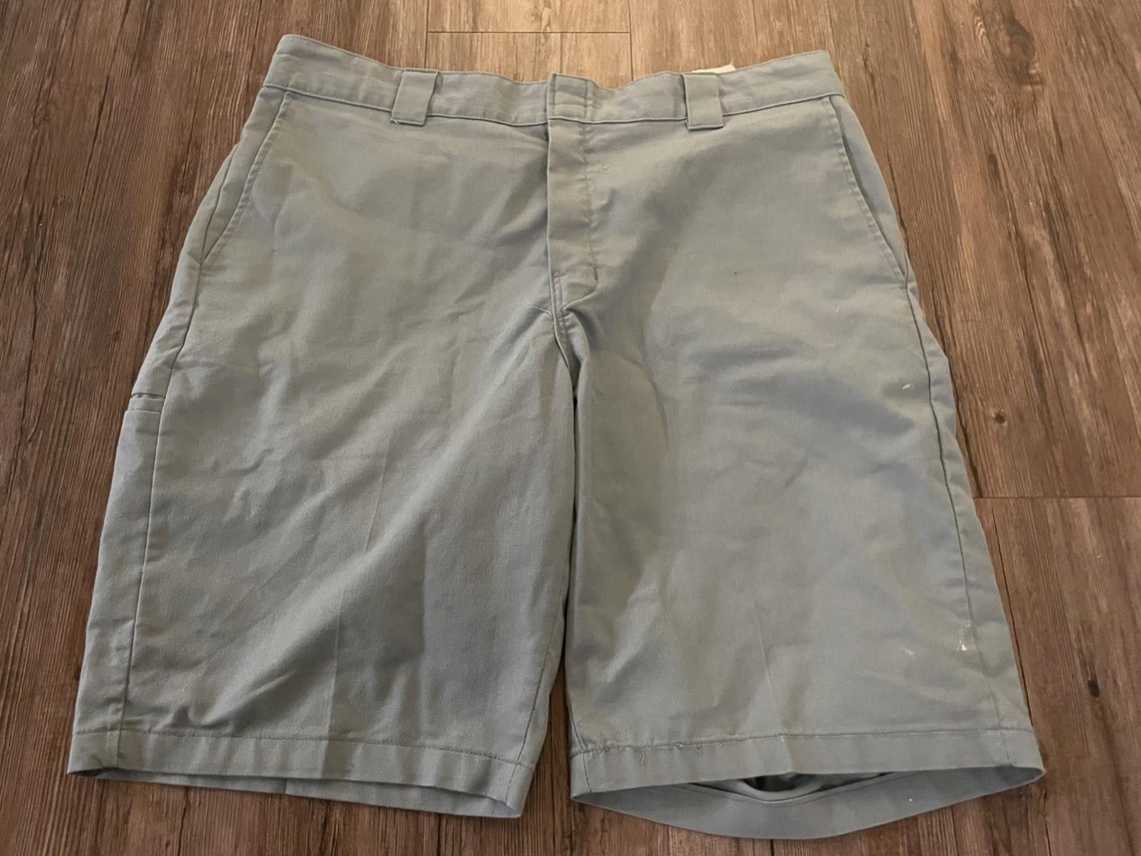 Dickies Dickies Flat Front Light Blue Shorts Men's Solid Pockets Size US 38 / EU 54 - 1 Thumbnail