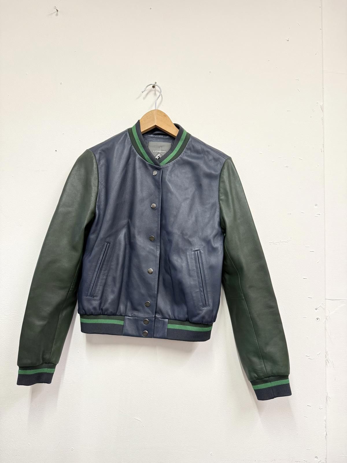 Other Women’s Two-Tone Leather Bomber Jacket with Snap Buttons Size M / US 6-8 / IT 42-44 - 1 Thumbnail