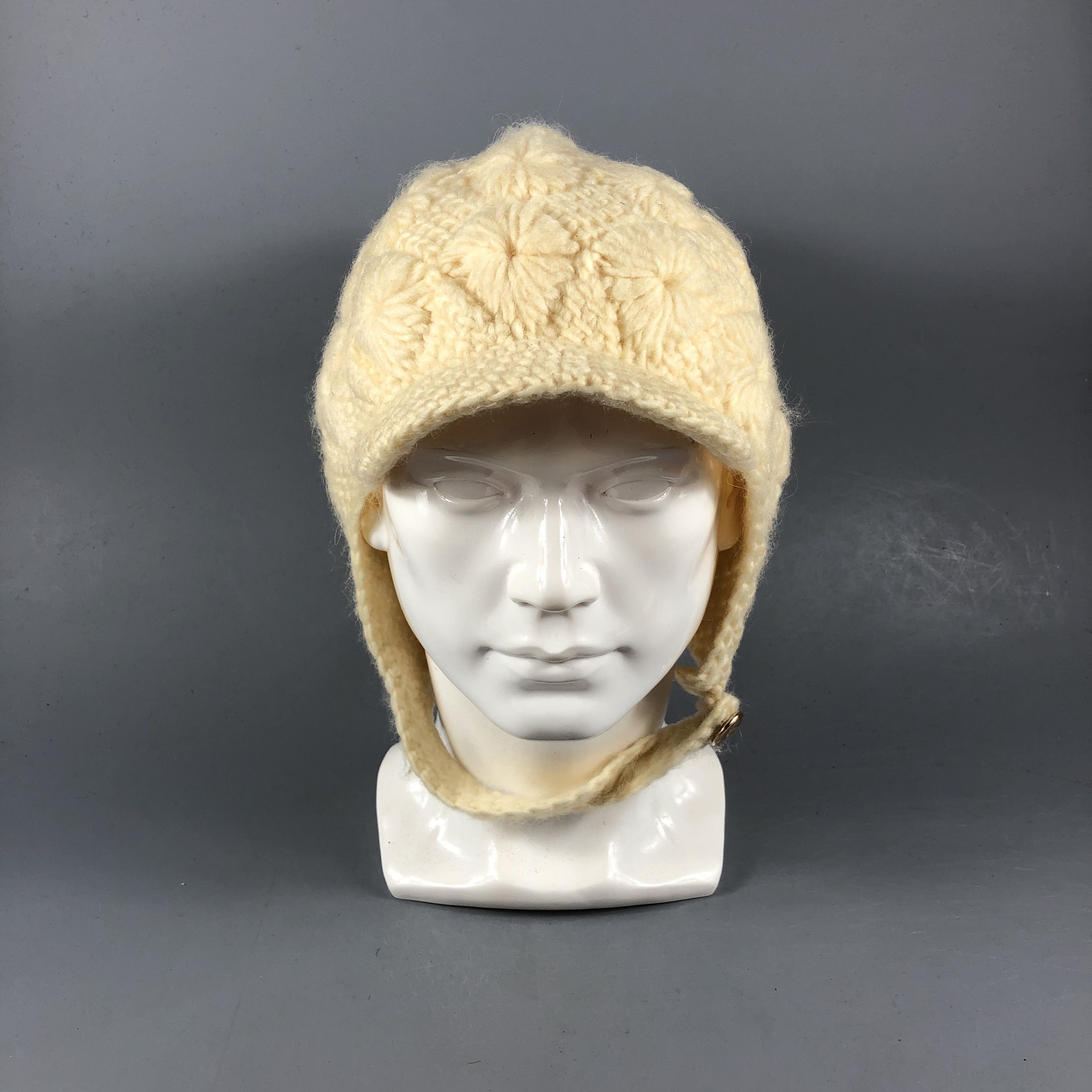 Vintage Crochet Flower Visor Earflap Bobble Beanie Snowcap B818 Size ONE SIZE - 2 Thumbnail