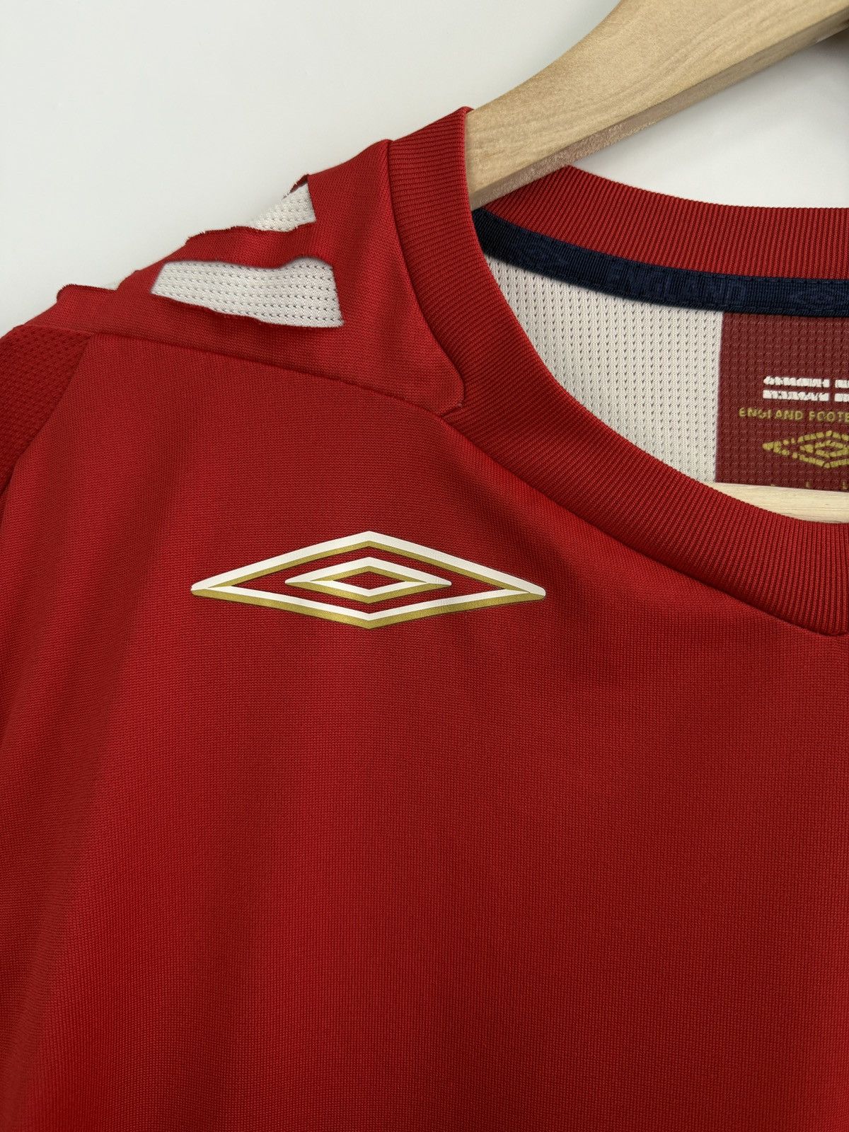 Umbro 🏴󠁧󠁢󠁥󠁮󠁧󠁿 Vintage 2006 England Umbro Soccer Jersey Training T-Shirt Size US L / EU 52-54 / 3 - 5 Thumbnail