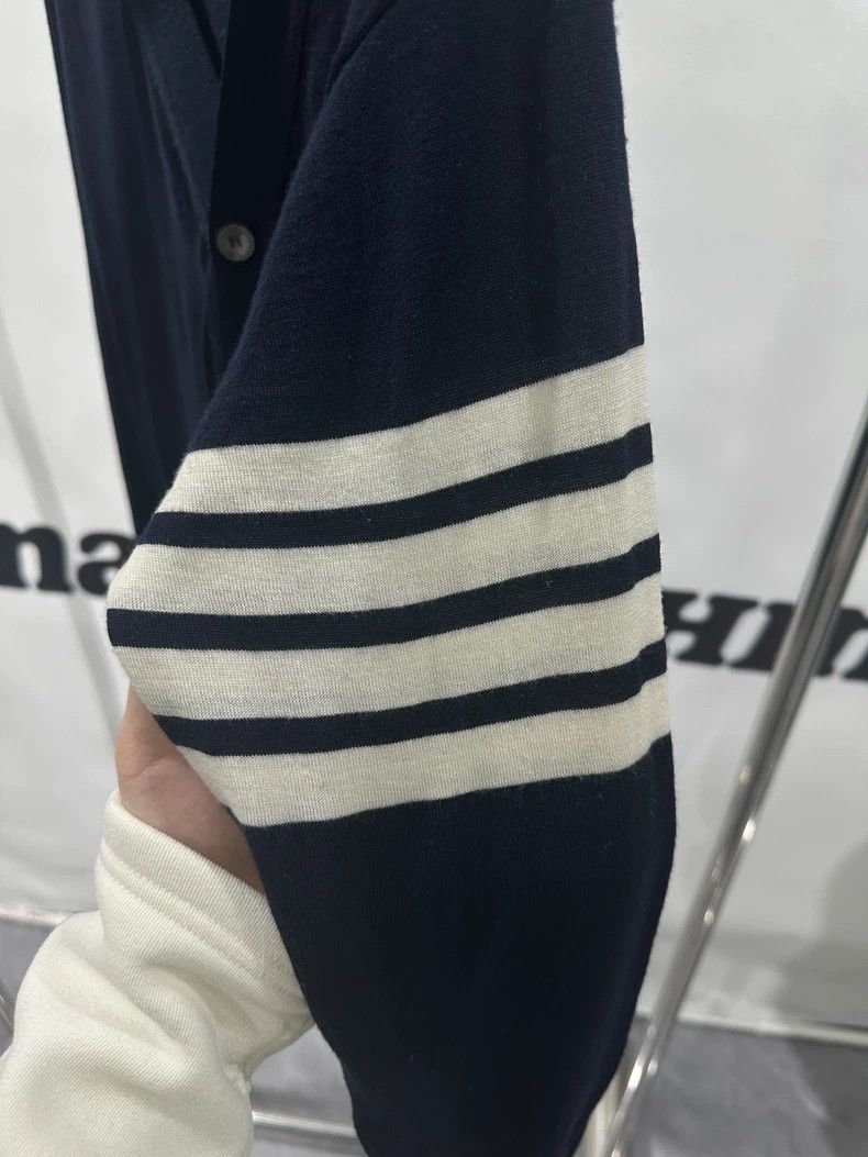 Thom Browne Thom BrowneNavy blue classic four-striped wool cardigan jac Size US XL / EU 56 / 4 - 2 Thumbnail