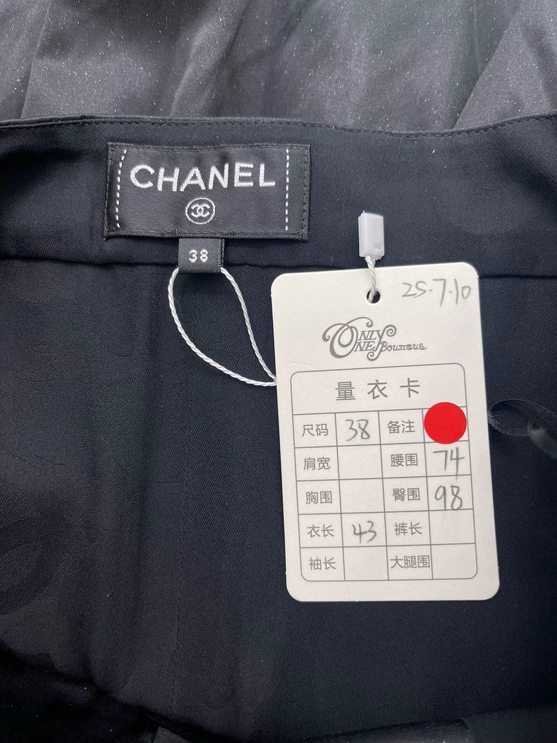 Chanel Chanel Black pleated skirt Size 25" / US 0 / IT 36 - 4 Thumbnail