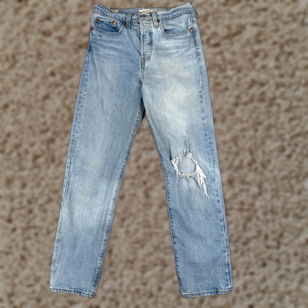 Levis Premium Jeans Women 27 Blue Denim Big E Wedgie Straight Distressed 27x27 Jeans Women