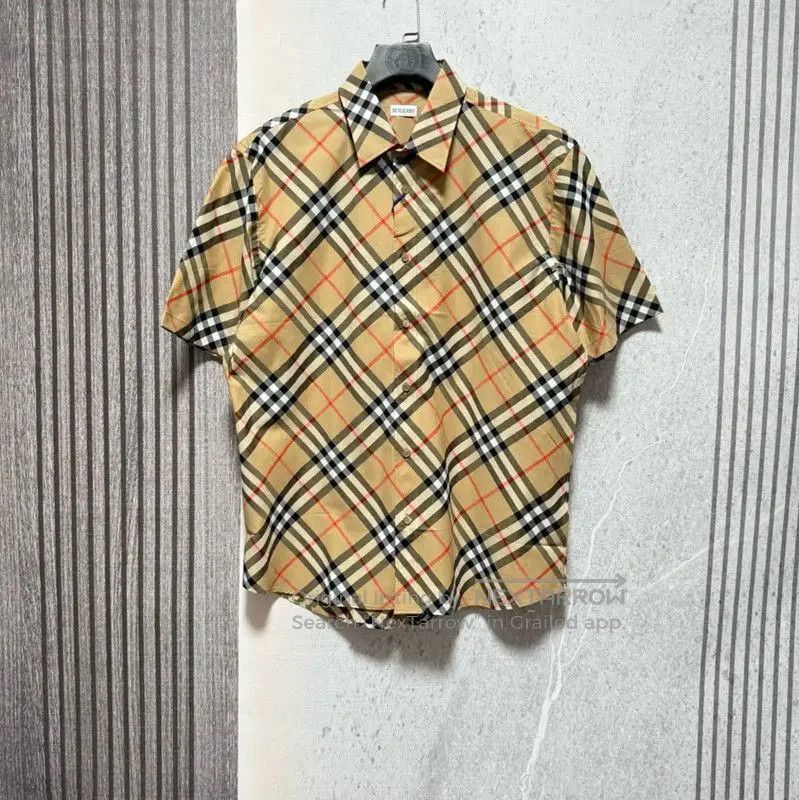 Burberry Burberry Khaki Logo Check Short Sleeve Shirt. Size US L / EU 52-54 / 3 - 1 Thumbnail