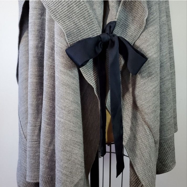 Tommy Hilfiger Tommy Hilfiger Size L Poncho Cardigan Sweater Shrug Ties Size L / US 10 / IT 46 - 7 Thumbnail