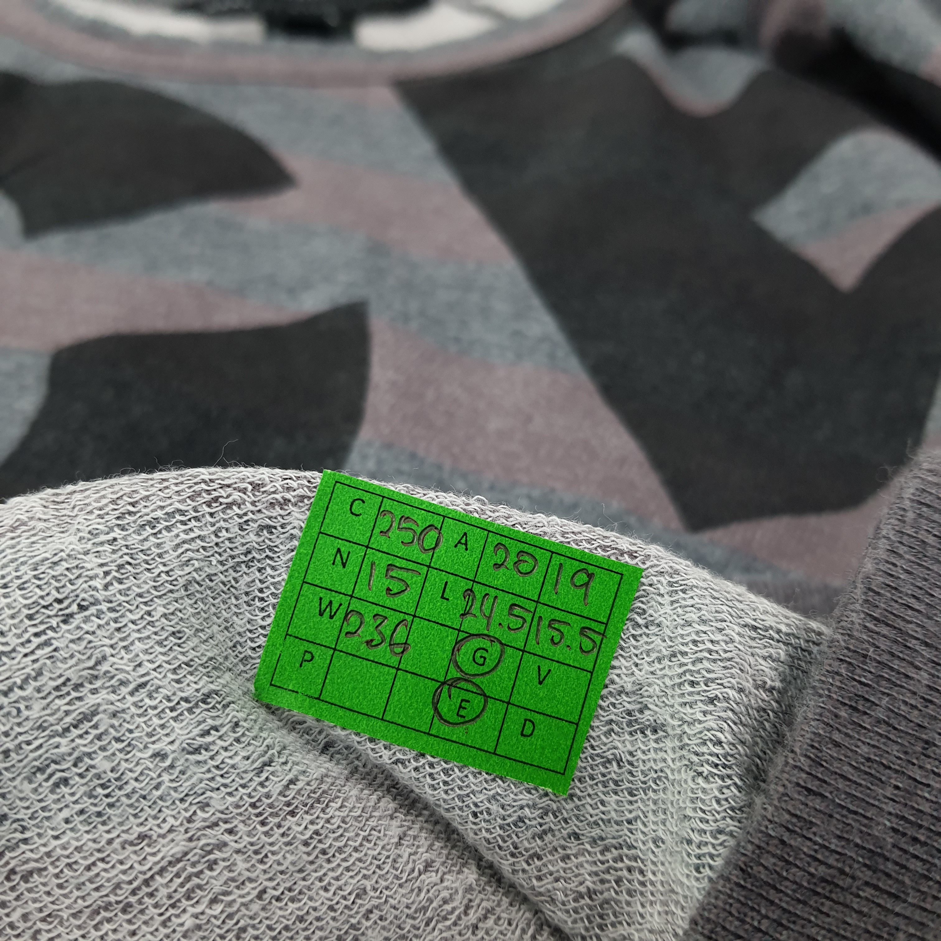 Marc by Marc Jacobs Vintage Marc by Marc Jacobs Designer Sweatshirt C250N15 Size S / US 4 / IT 40 - 8 Thumbnail