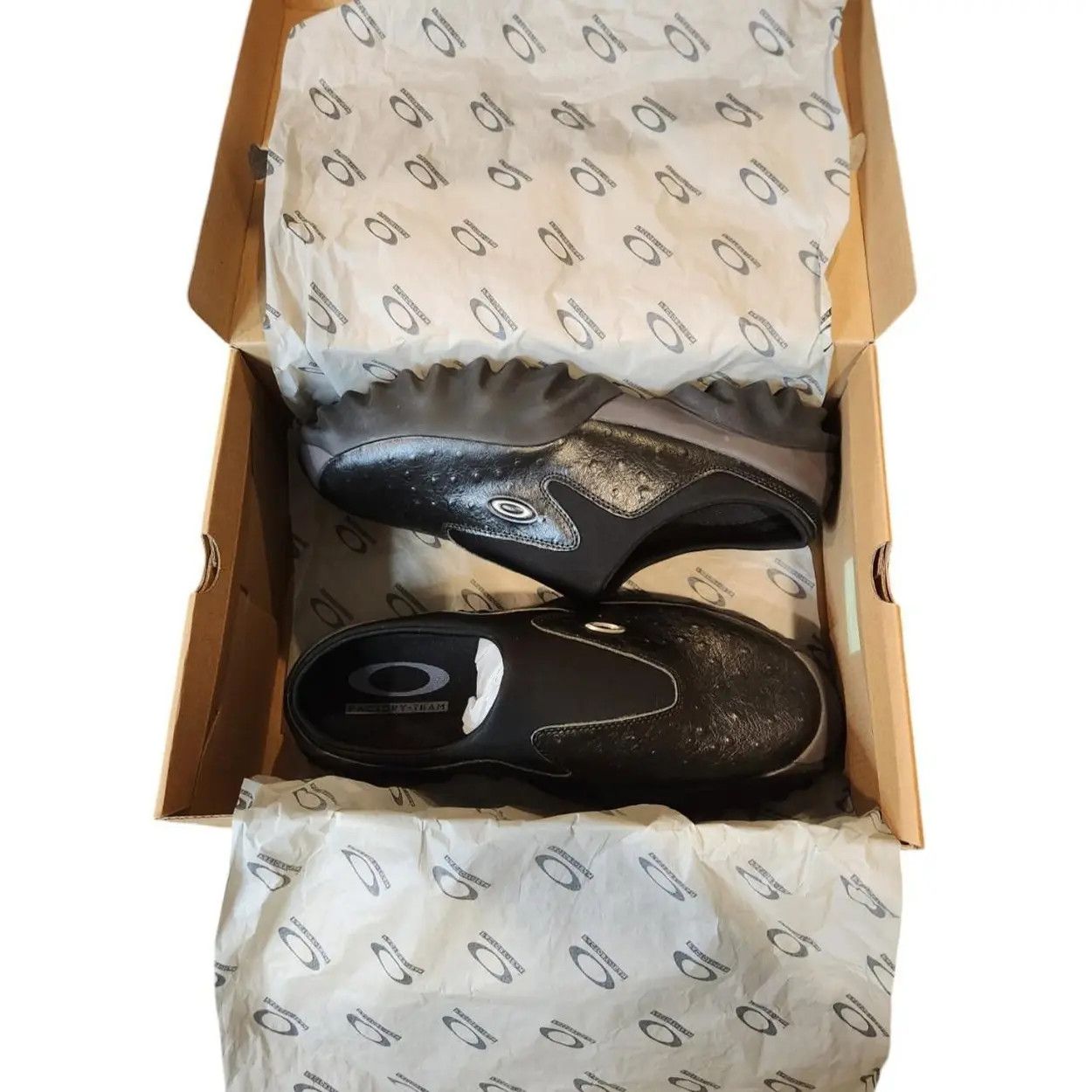 Oakley OAKLEY X BRAIN DEAD FACTORY TEAM BLACK OSTRICH CHOP SAW MULE Size US 9.5 / EU 42-43 - 3 Thumbnail
