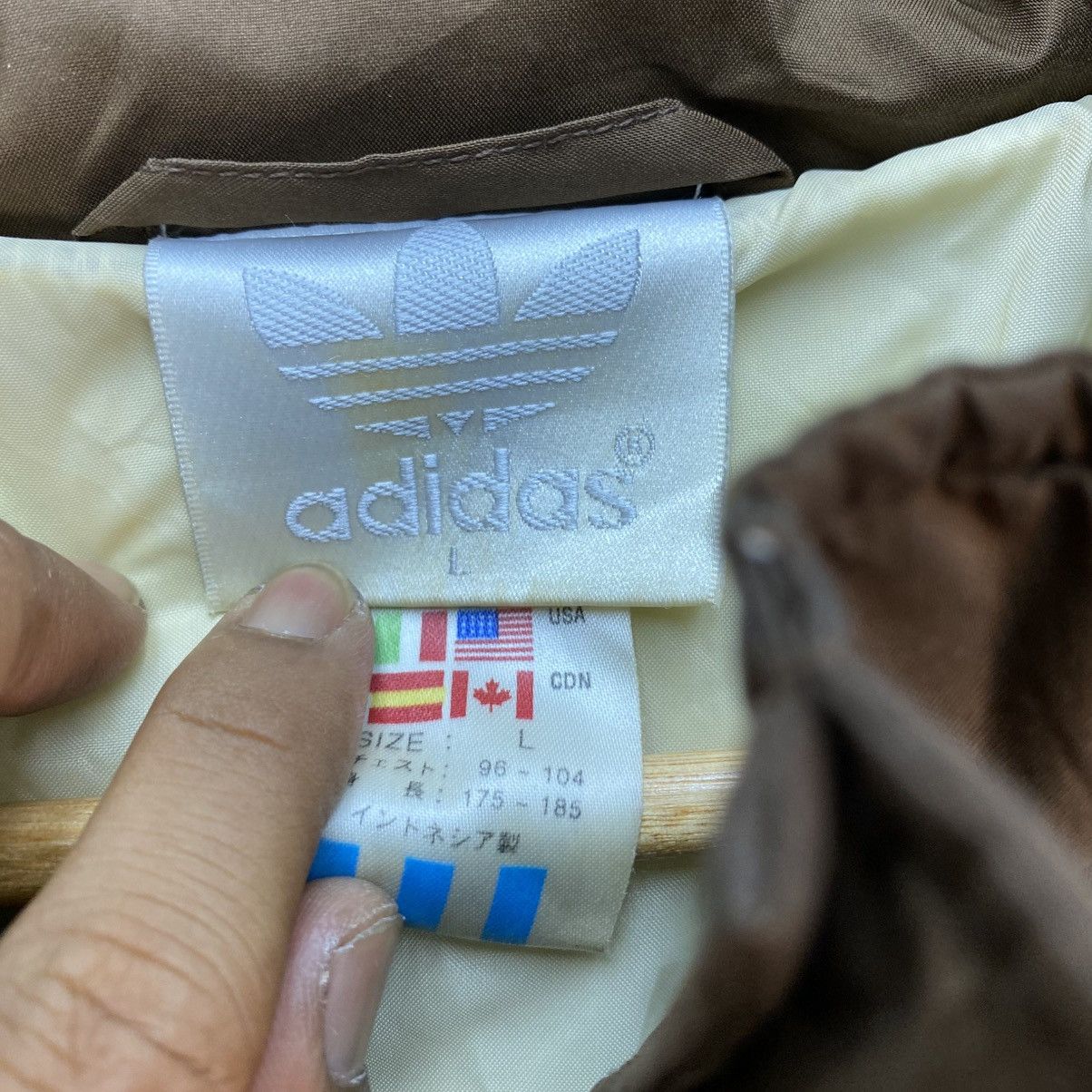 Adidas 🫶 vintage Adidas quilted brown puffer jacket three stripes Size US M / EU 48-50 / 2 - 5 Thumbnail