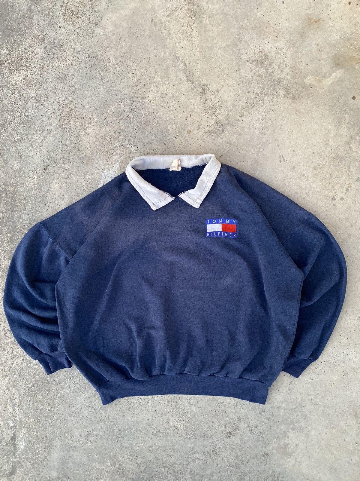 Vintage Vintage 90s Tommy Hilfiger Baggy Boxy Sweatshirt Size US XXL / EU 58 / 5 - 1 Thumbnail