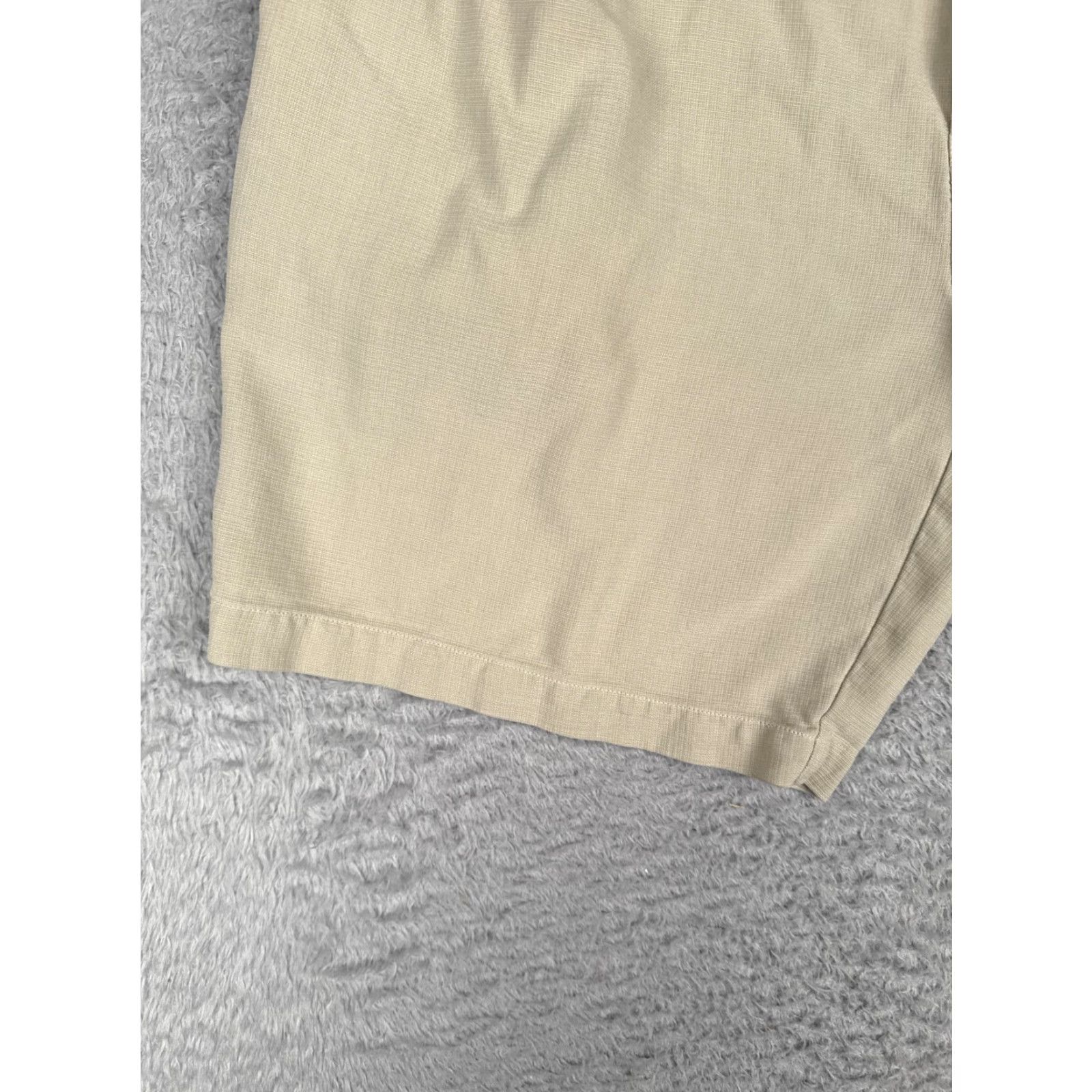 Tommy Bahama Tommy Bahama Shorts Mens 36 Khaki 100% Silk Pleated Chino Relax Resort 36x9 Size US 36 / EU 52 - 3 Thumbnail