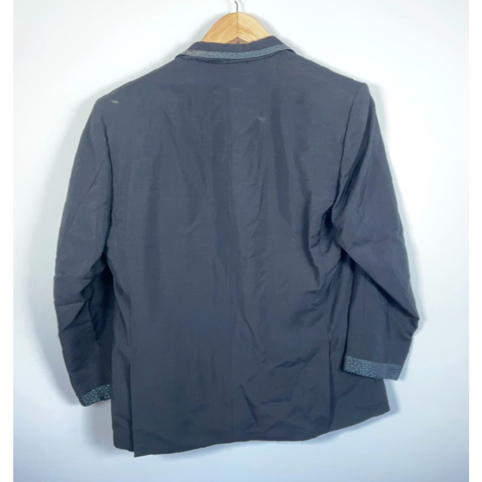 Vintage VINTAGE 70s Era Tuxedo Jacket Men’s 44 Regular Black Geometric Pattern Lapel USA Made After Six One Button Adults Mens Size 44R - 2 Thumbnail
