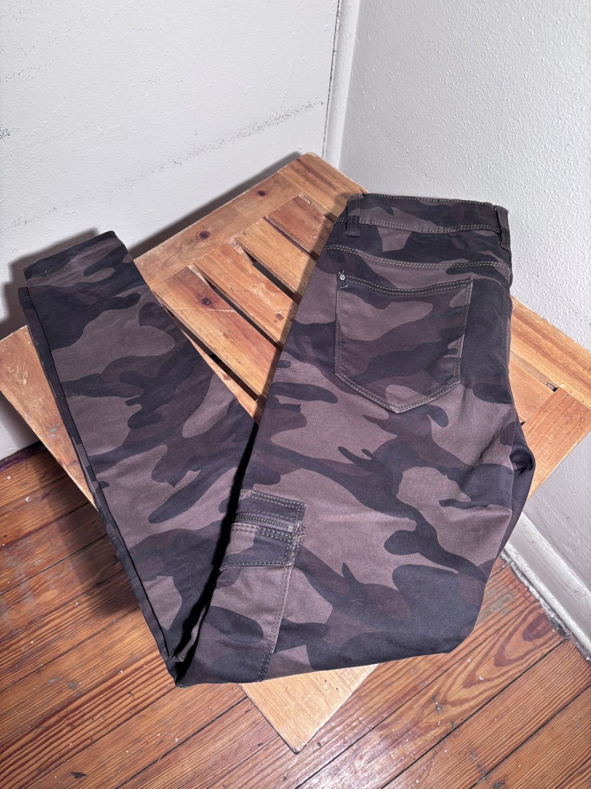 Vintage House Create Your Own Story Camo Skinny Jeans Size 30" / US 8 / IT 44 - 2 Thumbnail