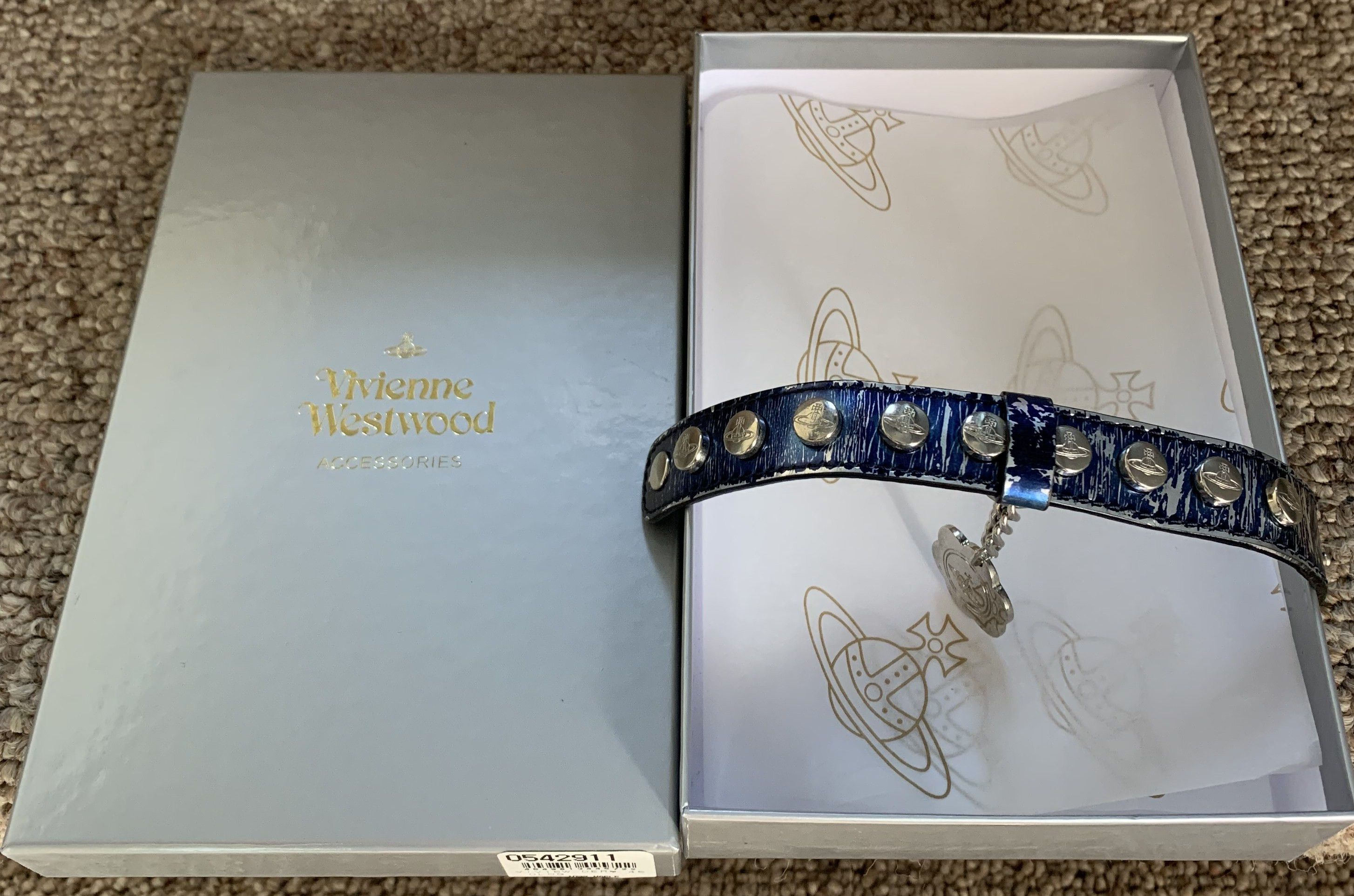 Vivienne Westwood S/S 2003 Vivenne Westwood Studded Leather Orb Bracelet Size ONE SIZE - 8 Thumbnail
