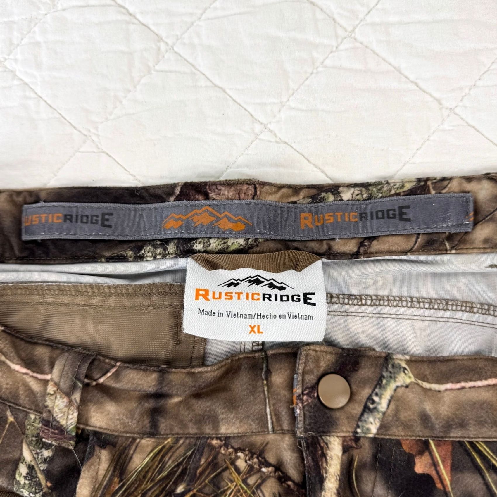 Realtree Rustic Ridge Womens XL Realtree Edge All Season Hunting Pants Camo Size 40" / US 18 - 6 Thumbnail