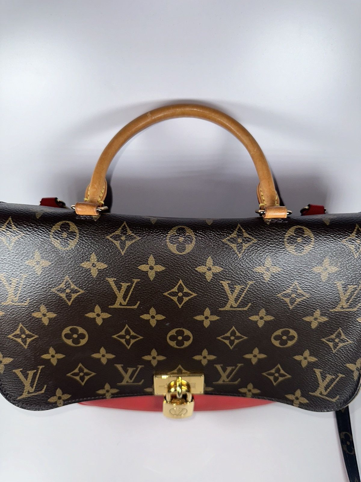 Louis Vuitton Authentic Louis Vuitton Marignan Handbag in Monogram Canvas Size ONE SIZE - 4 Thumbnail
