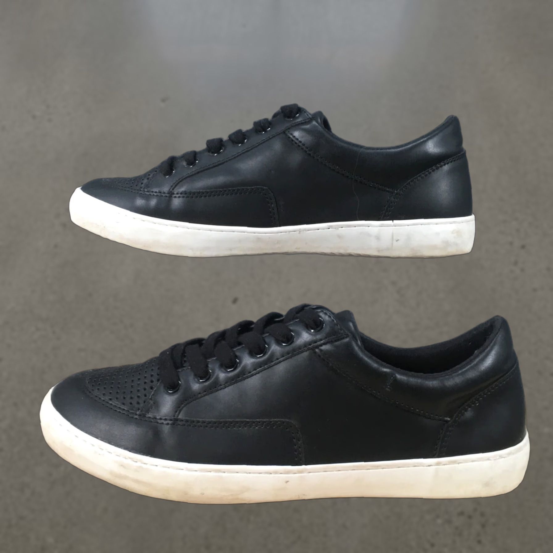 Banana Republic Banana Republic Shoes Mens 10 Perforated Low Top Lace Up Sneaker Black Size US M / EU 48-50 / 2 - 1 Thumbnail