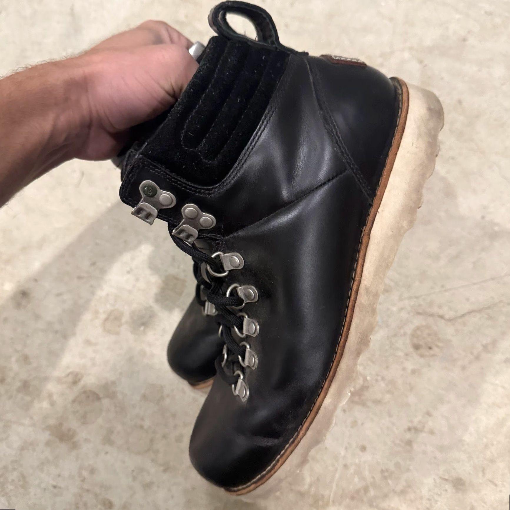 Ugg UGG Capulin Boots Black Leather Shearling Lined 3238 Mens Size 9 Vibram Soles Capulin Boots Chukka Mens Size US 9 / EU 42 - 5 Thumbnail