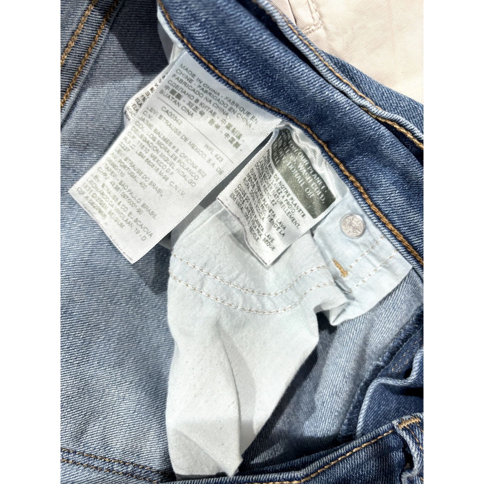 Levi's LEVI'S Women's Medium Wash 505 Straight Leg Jeans Sz 12 Size 34" / US 12 / IT 48 - 5 Thumbnail