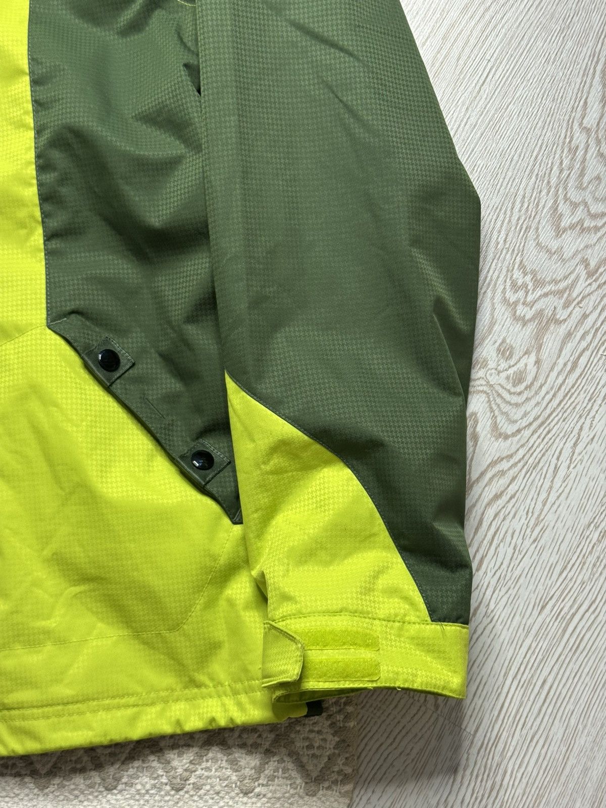 Vintage Vintage Oakley Rare Green Ski jacket Size S Size US S / EU 44-46 / 1 - 4 Thumbnail