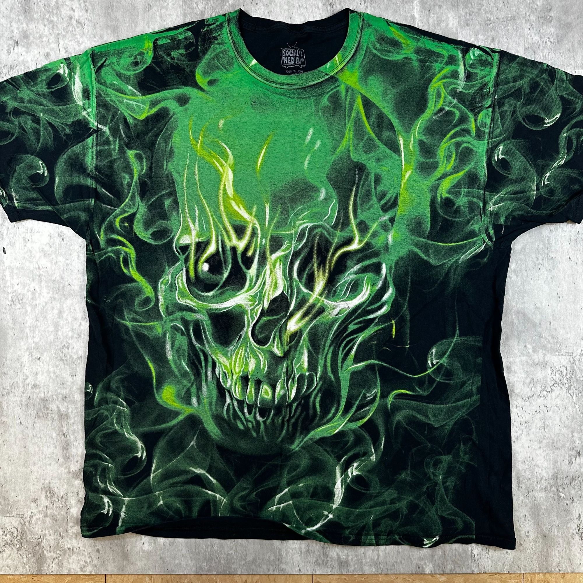 Vintage Green Skull Flame Graphic T-Shirt 2XL Social Media Brand 100 Size US XXL / EU 58 / 5 - 1 Thumbnail