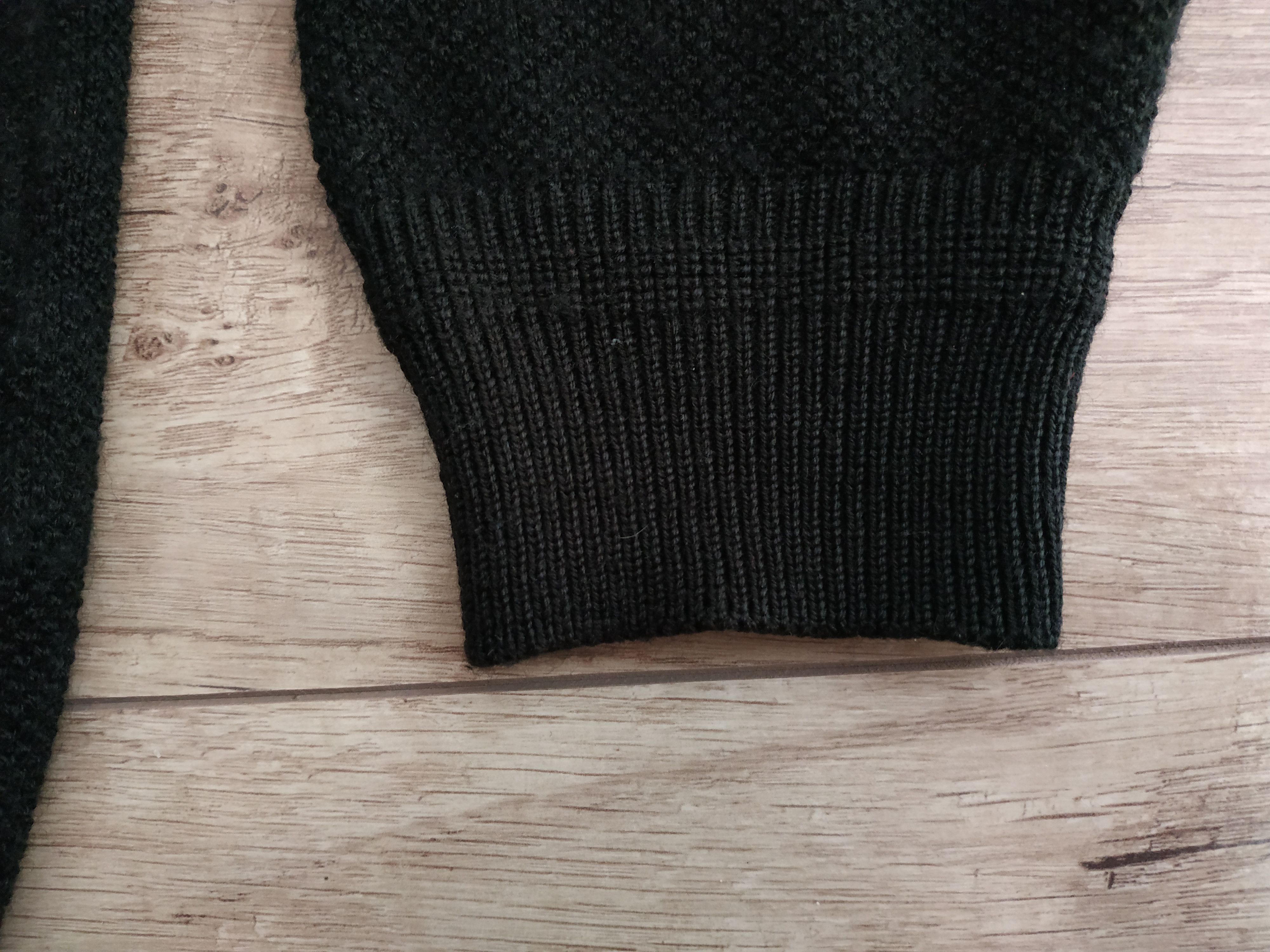 Lacoste × Vintage LACOSTE Men's Vintage Wool V-Neck Sweater, s. MEDIUM (6) Size US M / EU 48-50 / 2 - 11 Thumbnail