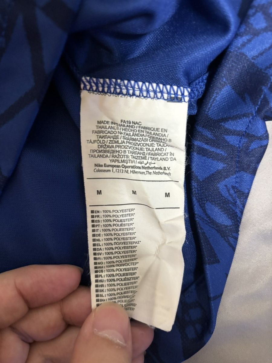 Nike Chelsea 2019/20 giroud signed shirt with autograph Size US M / EU 48-50 / 2 - 4 Thumbnail