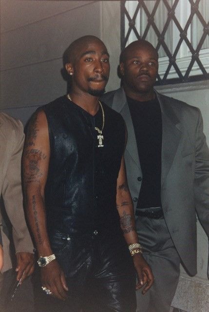 Versace × Versace Jeans Couture 90s Versace Classic V2 Vest 2pac Shakur Size US XL / EU 56 / 4 - 1 Thumbnail
