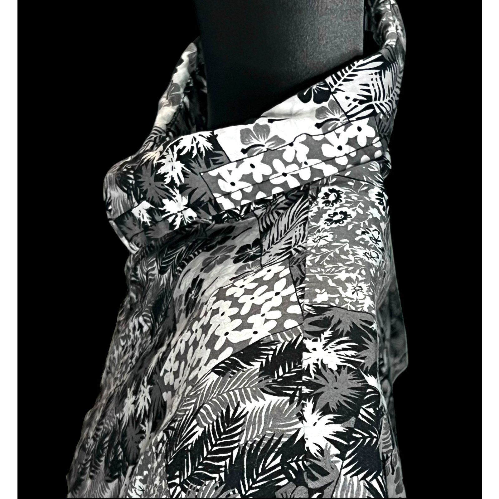 Other SSLR Men’s XL Hawaiian Shirt Black White Patch Floral Aloha Size US XL / EU 56 / 4 - 5 Thumbnail
