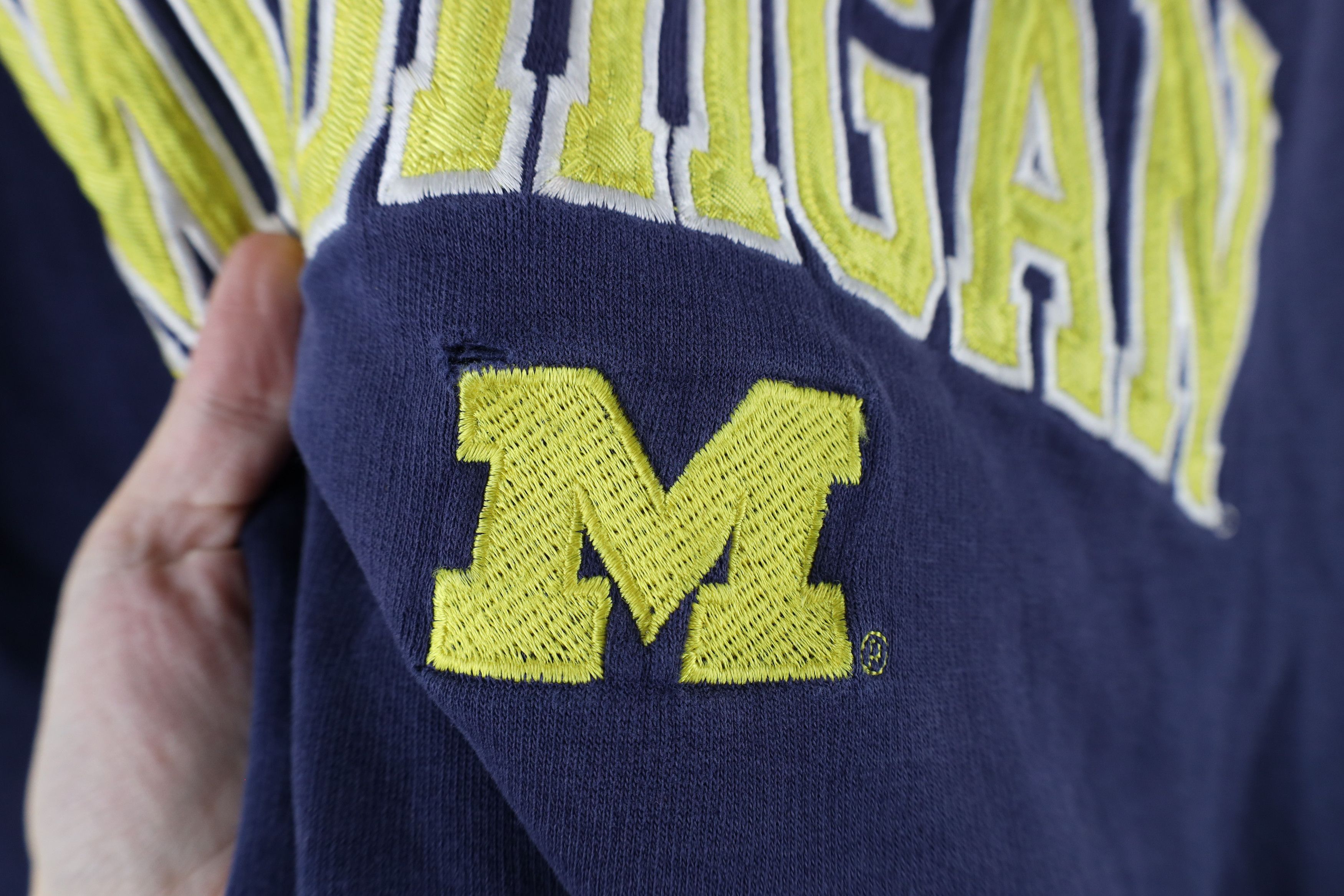 Vintage Vintage 90s Sun Faded University of Michigan Hoodie Blue Size US L / EU 52-54 / 3 - 5 Thumbnail