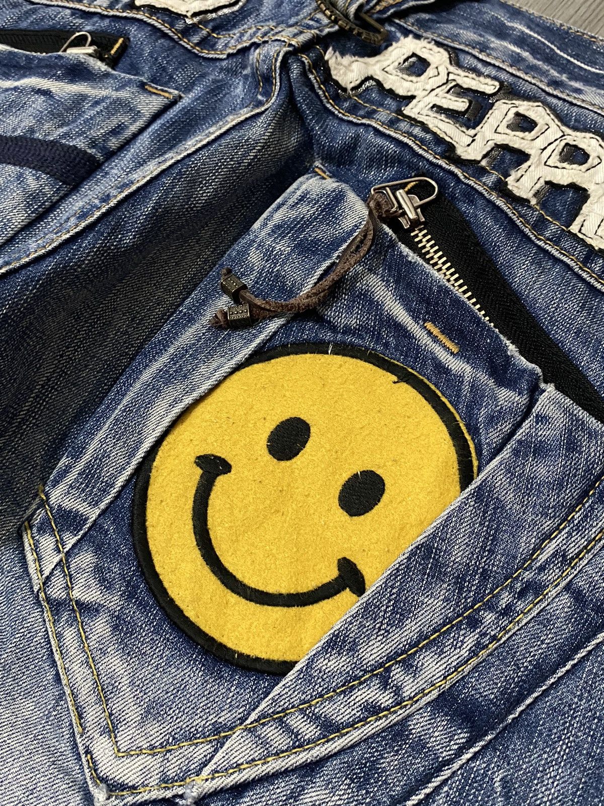 Hysteric Glamour Japan Red Pepper Smiley x Peace Patchwork Jeans Size US 34 / EU 50 - 18 Thumbnail