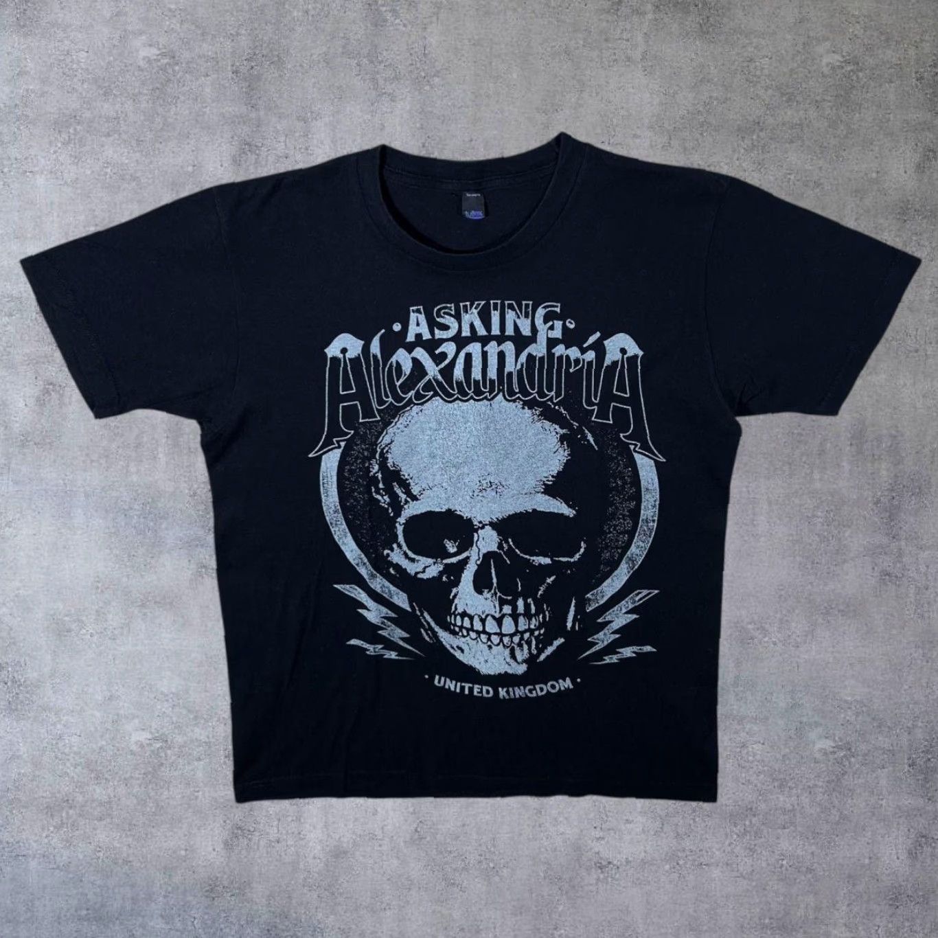 Tultex Asking Alexandria United Kingdom Metalcore Heavy Metal Band Black T-Shirt M Men Short Sleeve Graphic Print Front Logo BATMAN? Size US M / EU 48-50 / 2 - 2 Thumbnail