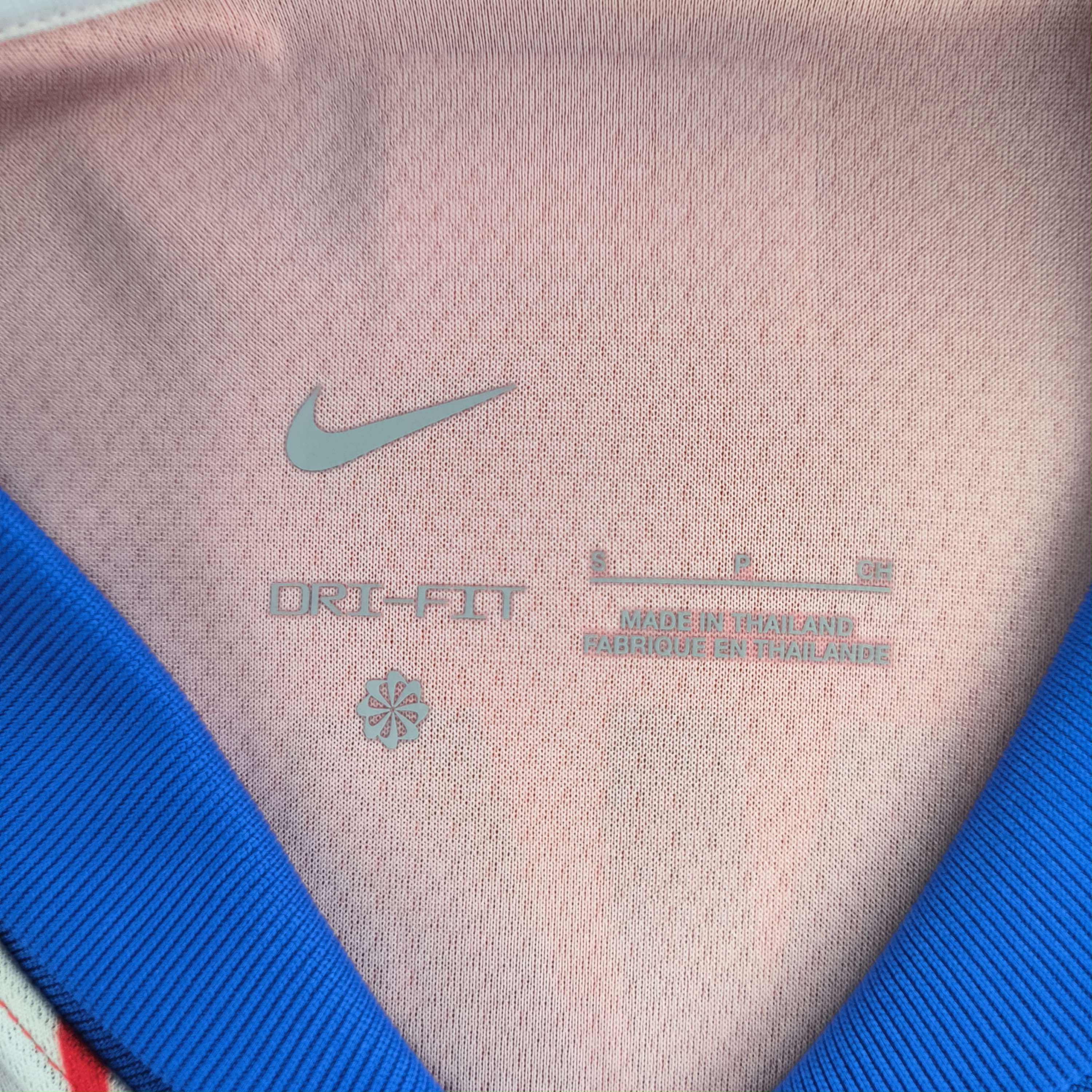 Nike NEW Atletico Madrid 2024-25 home Alvarez football jersey S Size US S / EU 44-46 / 1 - 5 Thumbnail