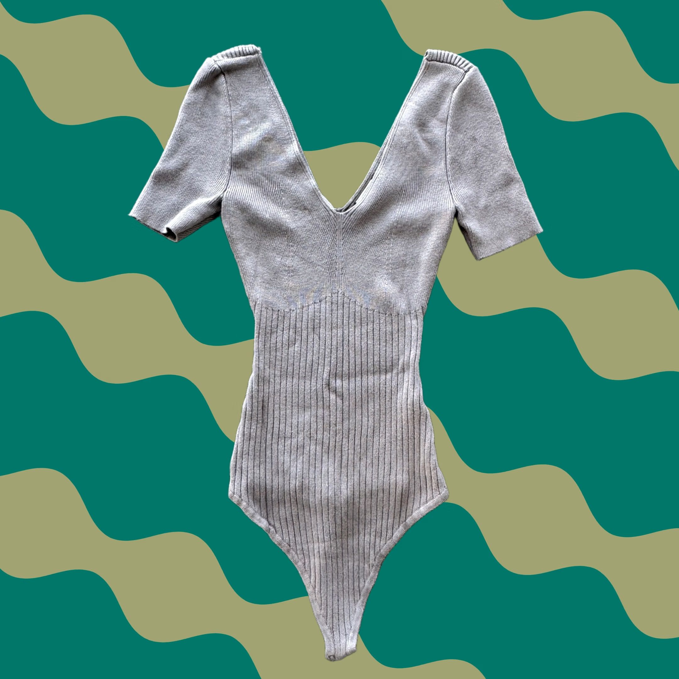 Abercrombie & Fitch VINTAGE Abercrombie & Fitch Brown Ribbed Knit V Neck Thong Bodysuit S Womens Small Size S / US 4 / IT 40 - 1 Thumbnail