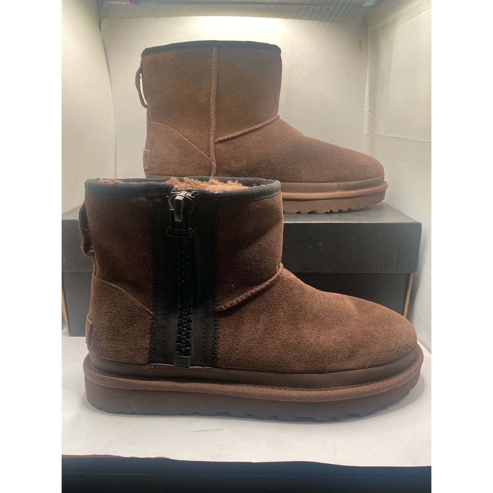 Ugg Ugg Classic Mini Taper Zipper Logo Boots 9 (1144034) Size US 9 / IT 39 - 1 Thumbnail