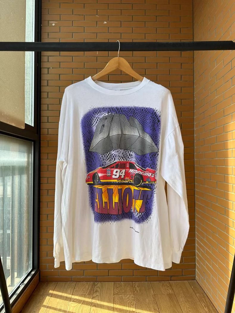 Vintage Vintage Tee 1995 McDonald's Corporation 2505-Nextarrow Size US XL / EU 56 / 4 - 1 Thumbnail