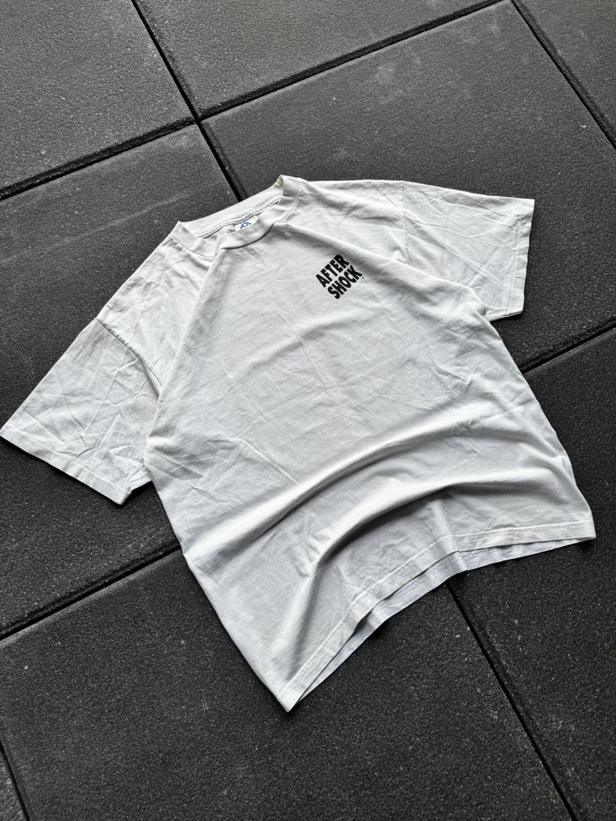 Fruit Of The Loom CRAZY VINTAGE AFTERSHOCK GRAPHIC TEE Size US XL / EU 56 / 4 - 2 Thumbnail