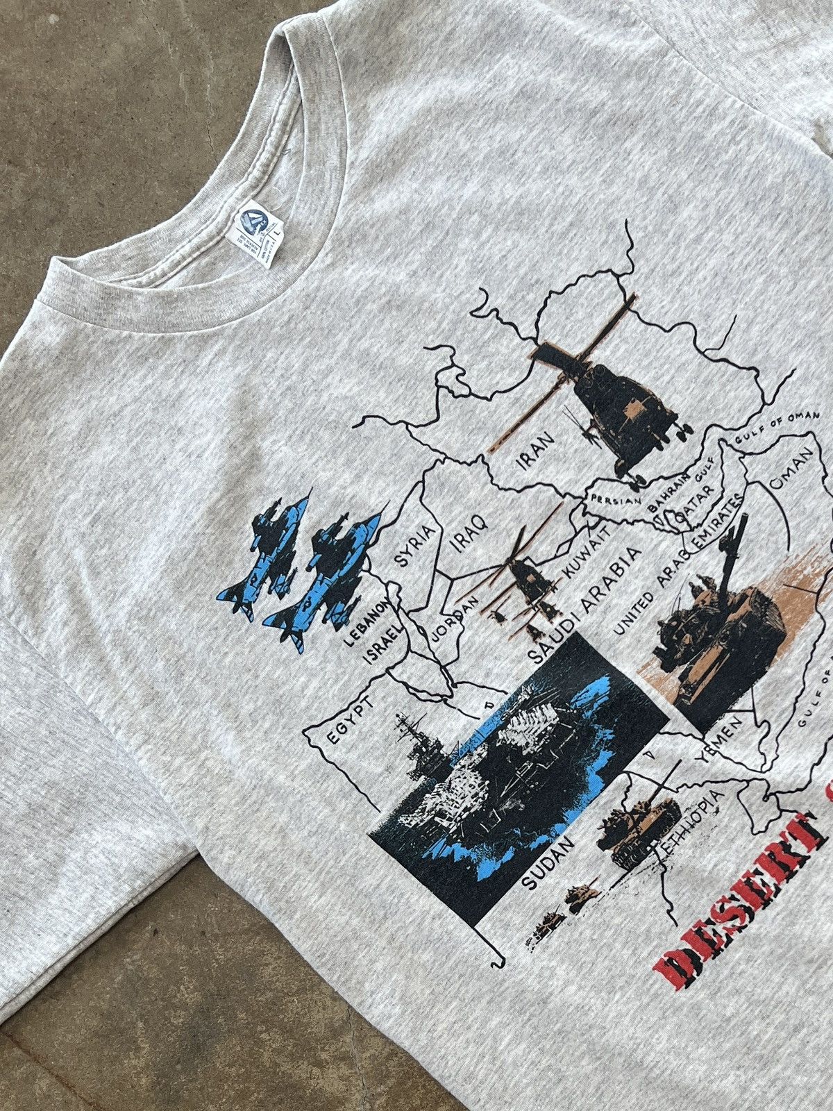 Vintage 90s Desert Shield Military War Social Tee Large Size US L / EU 52-54 / 3 - 1 Thumbnail