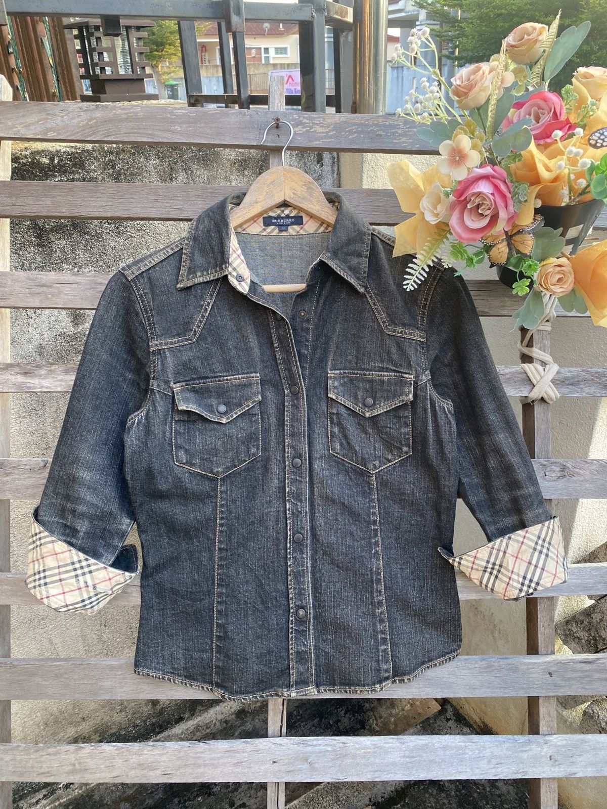 Burberry Vintage Burberry Denim Shirt Button Ups Size M / US 6-8 / IT 42-44 - 2 Thumbnail