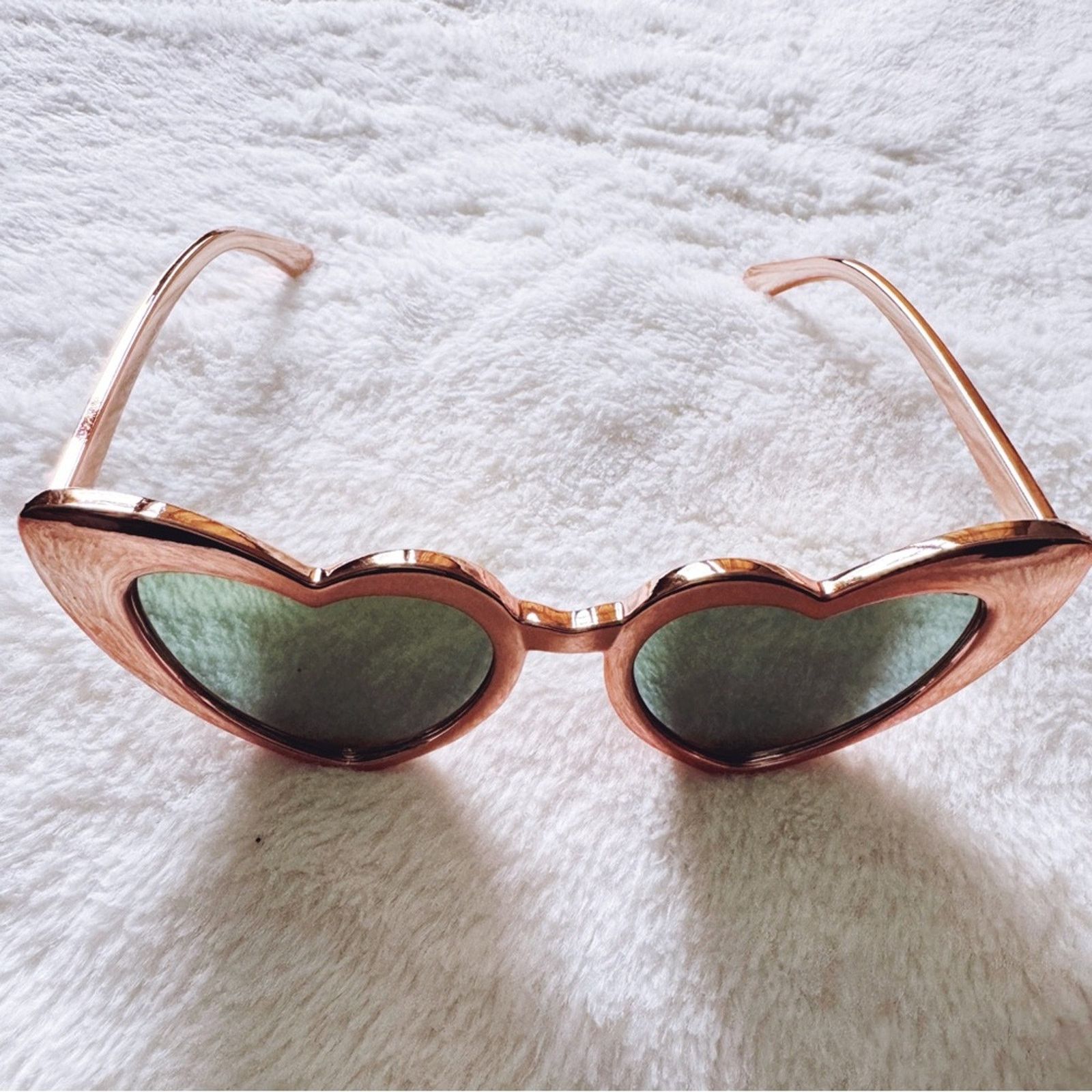 Other Addison Gold Heart-Shaped Sunglasses Size ONE SIZE - 4 Thumbnail