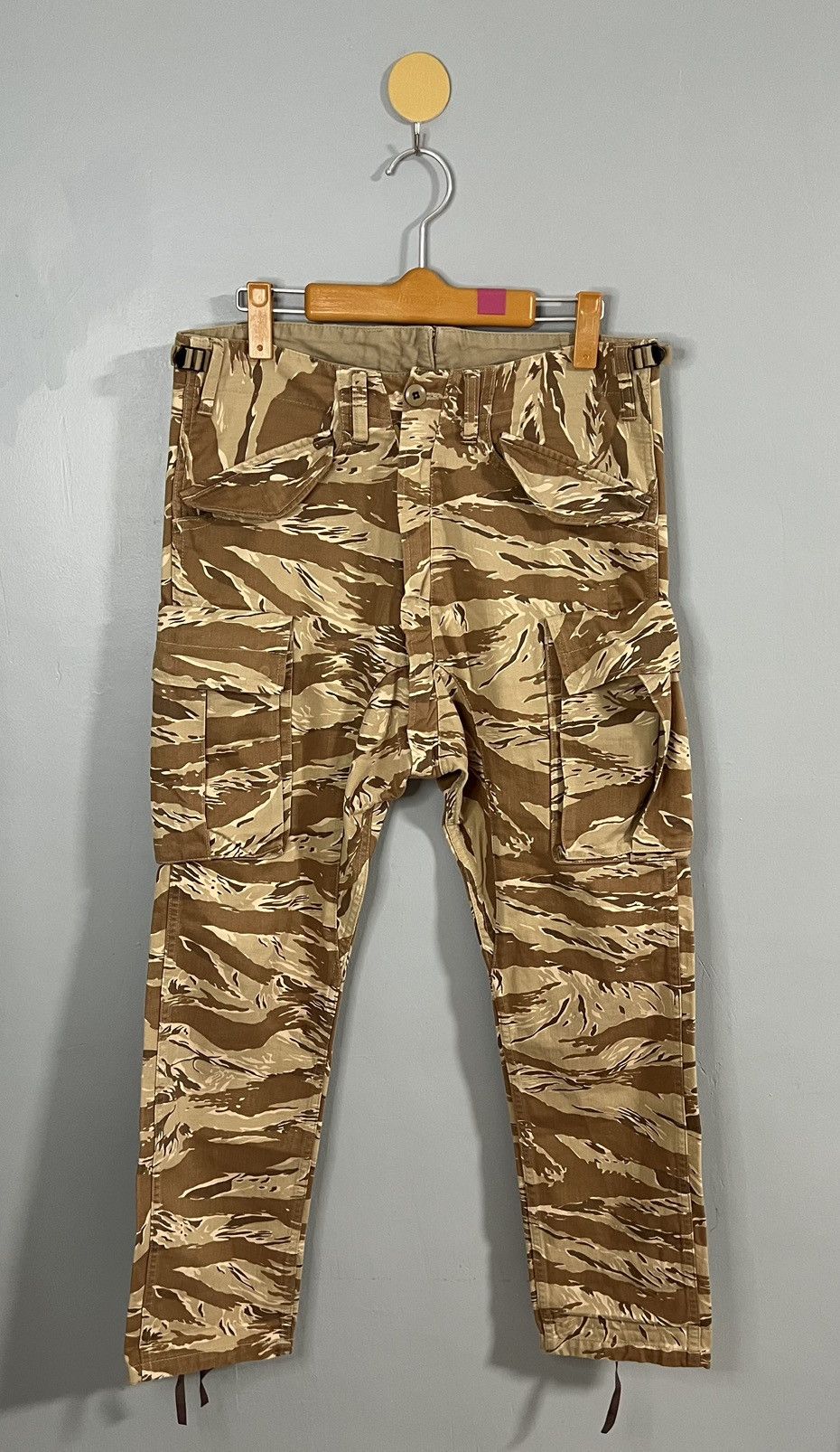 Comme des Garcons Comme des garcons desert tiger camo pants Size US 34 / EU 50 - 1 Thumbnail