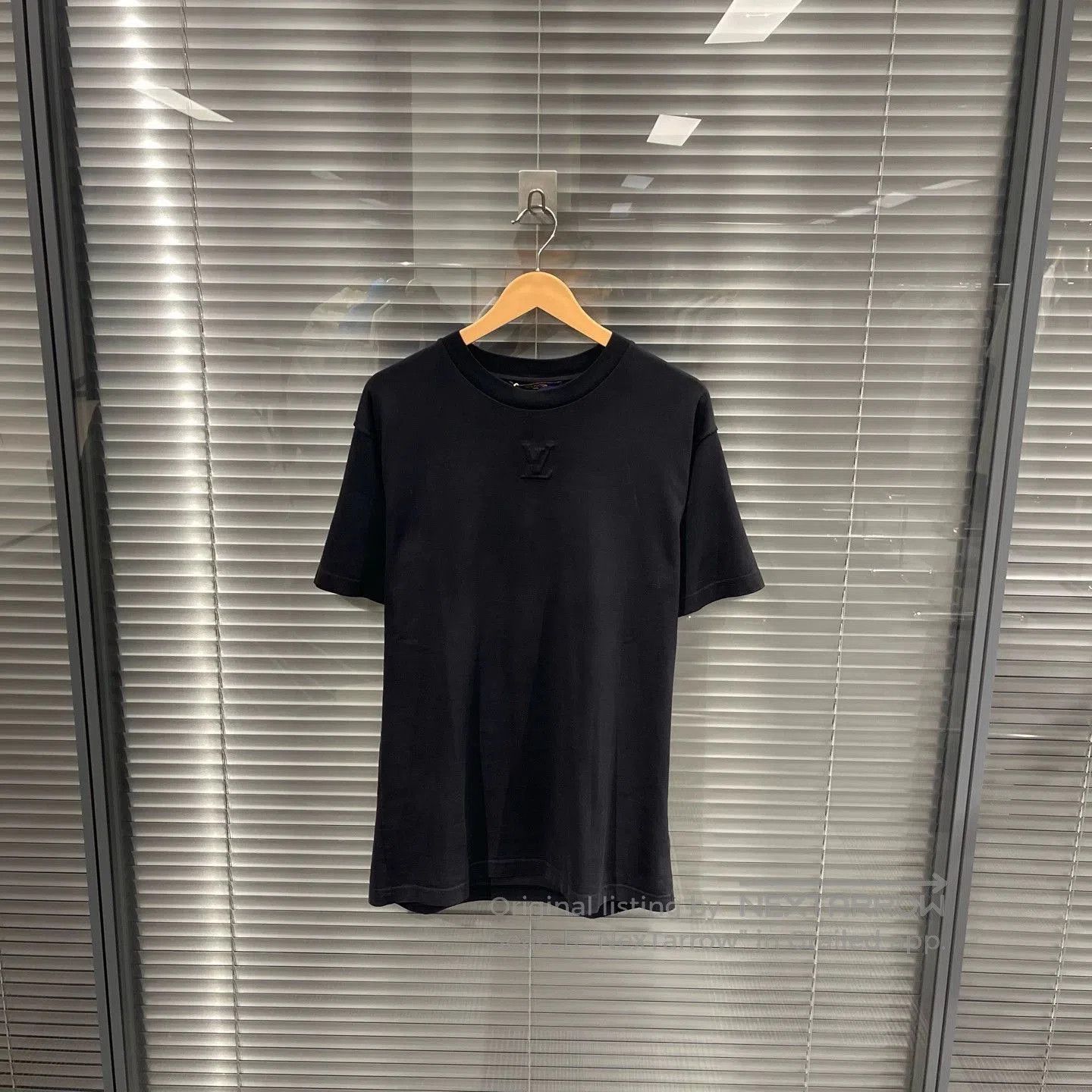 Louis Vuitton Black Short-Sleeve Crew Neck T-Shirt. Size US M / EU 48-50 / 2 - 1 Thumbnail