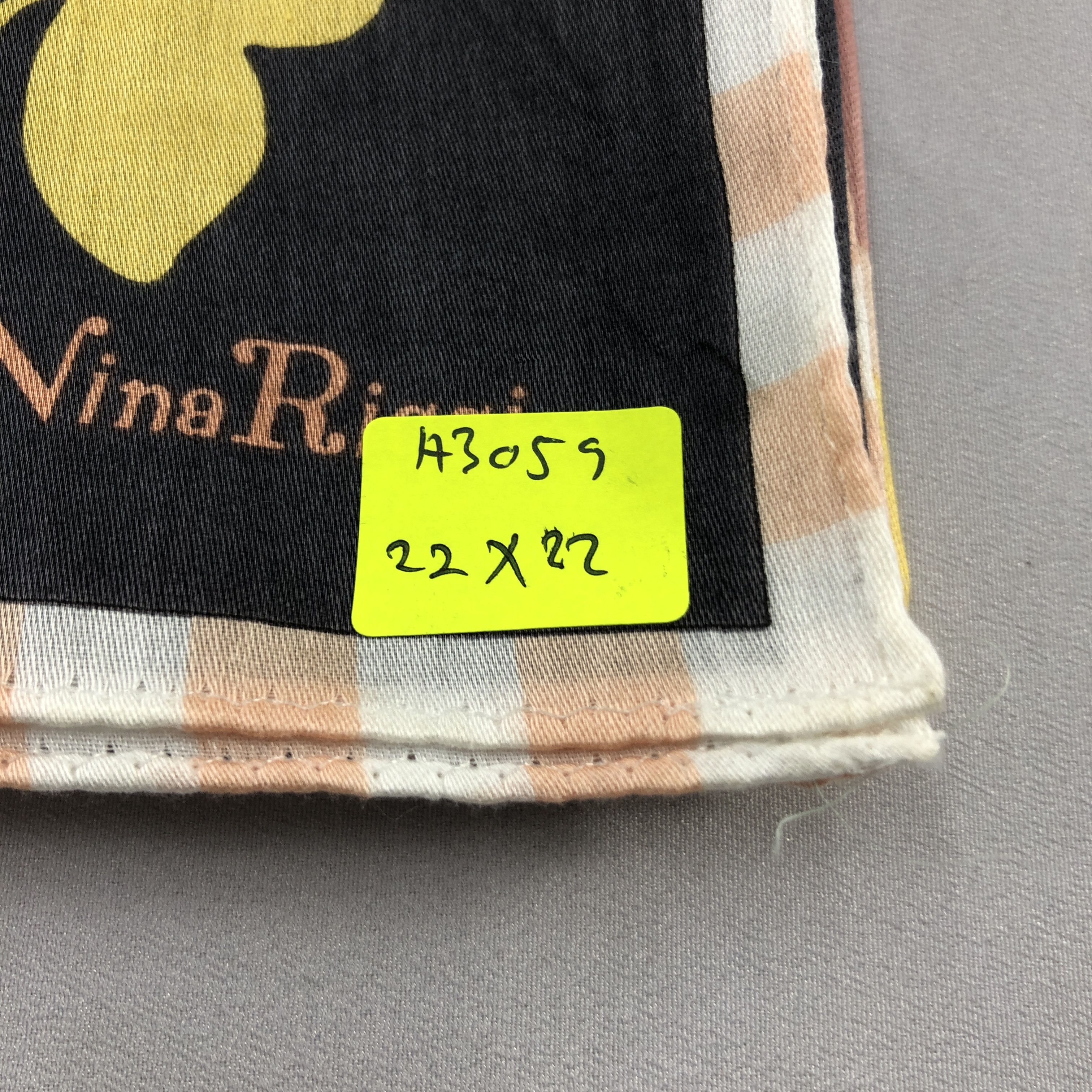 Nina Ricci Nina Ricci Handkerchief Neckerchief Bandana H3059 Size ONE SIZE - 7 Thumbnail