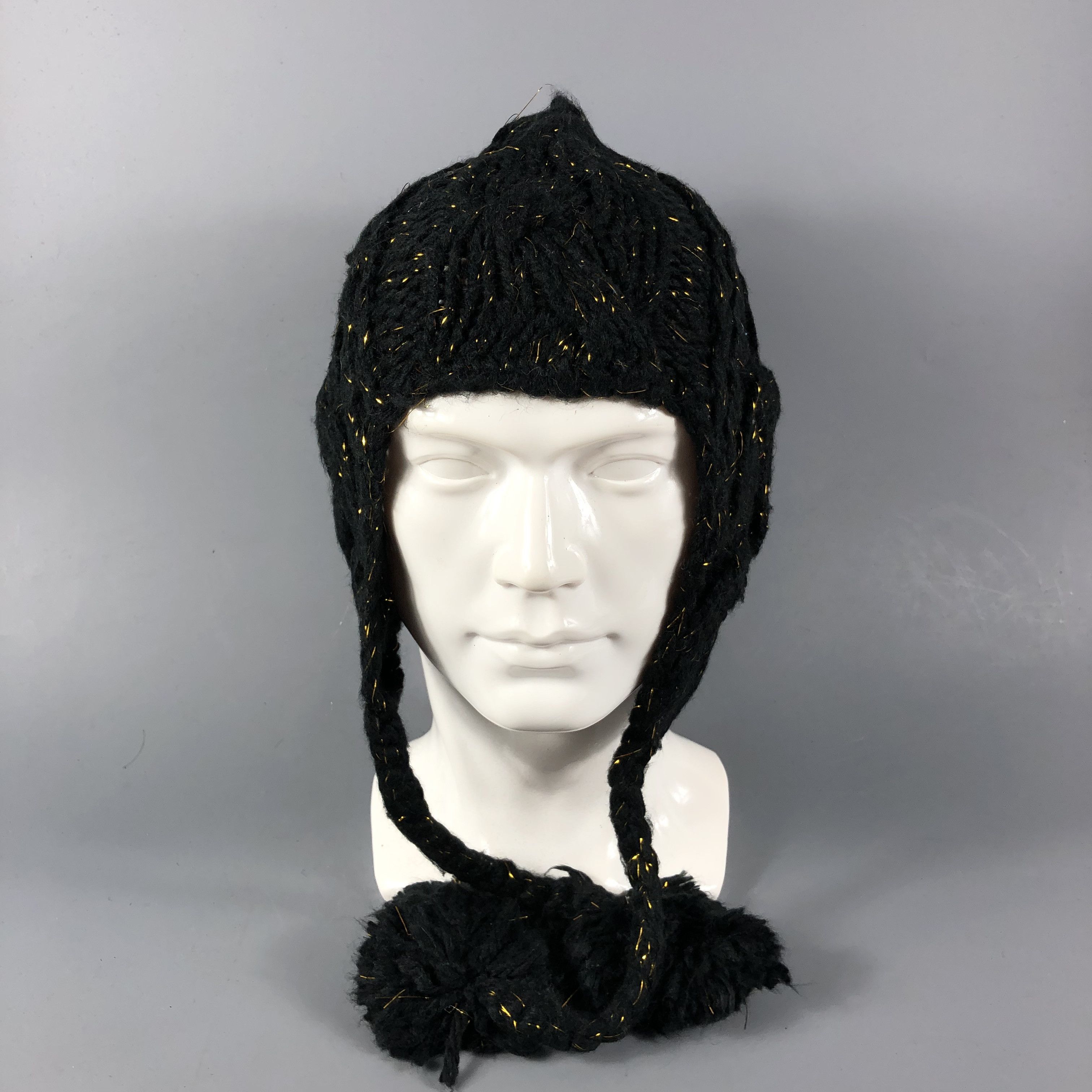 Vintage Escobaria Cable Knit Earflap Bobble Beanie Snowcap B802 Size ONE SIZE - 1 Thumbnail