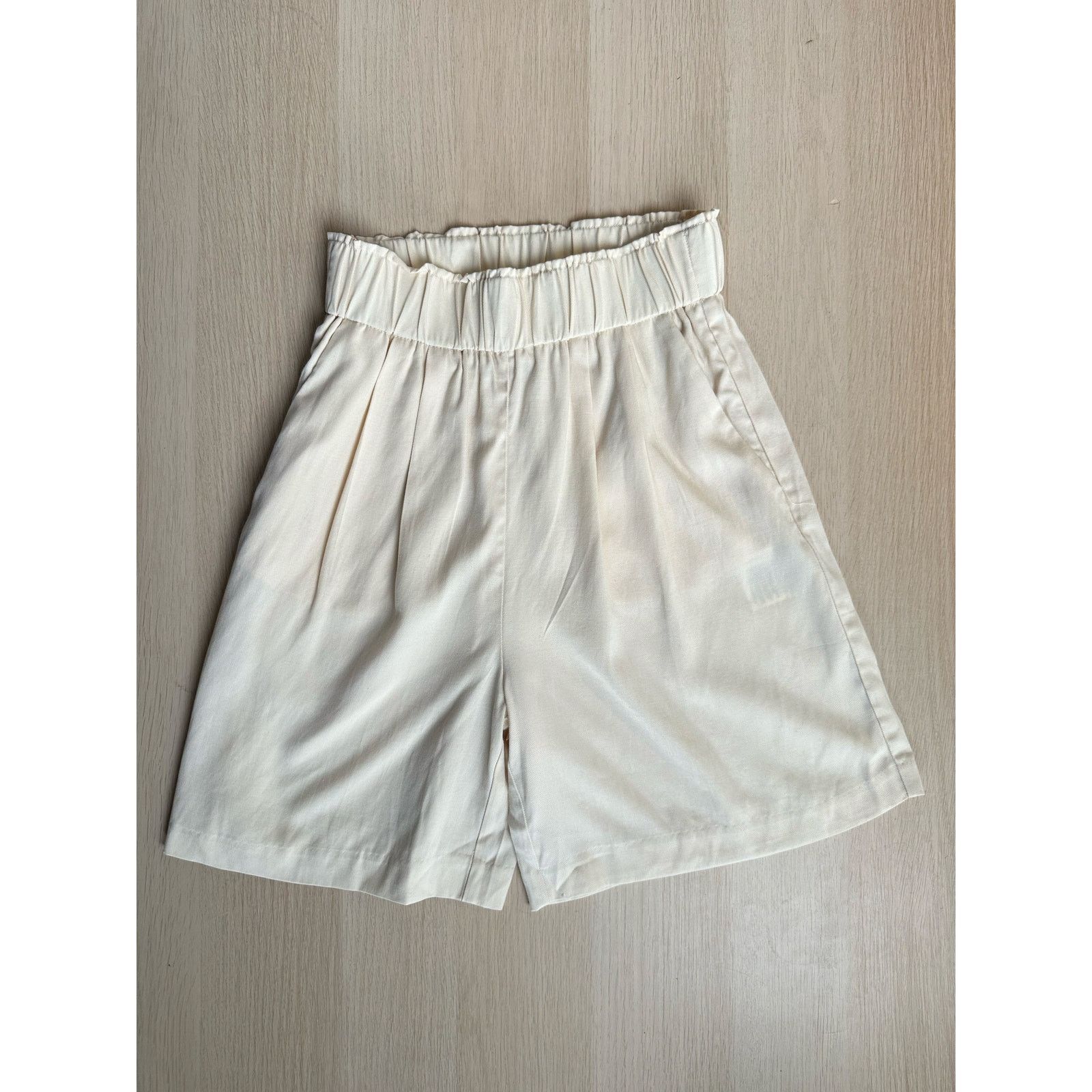 H&M Cream H&M Style Skort - Size XS - New Size 26" / US 2 / IT 38 - 1 Thumbnail