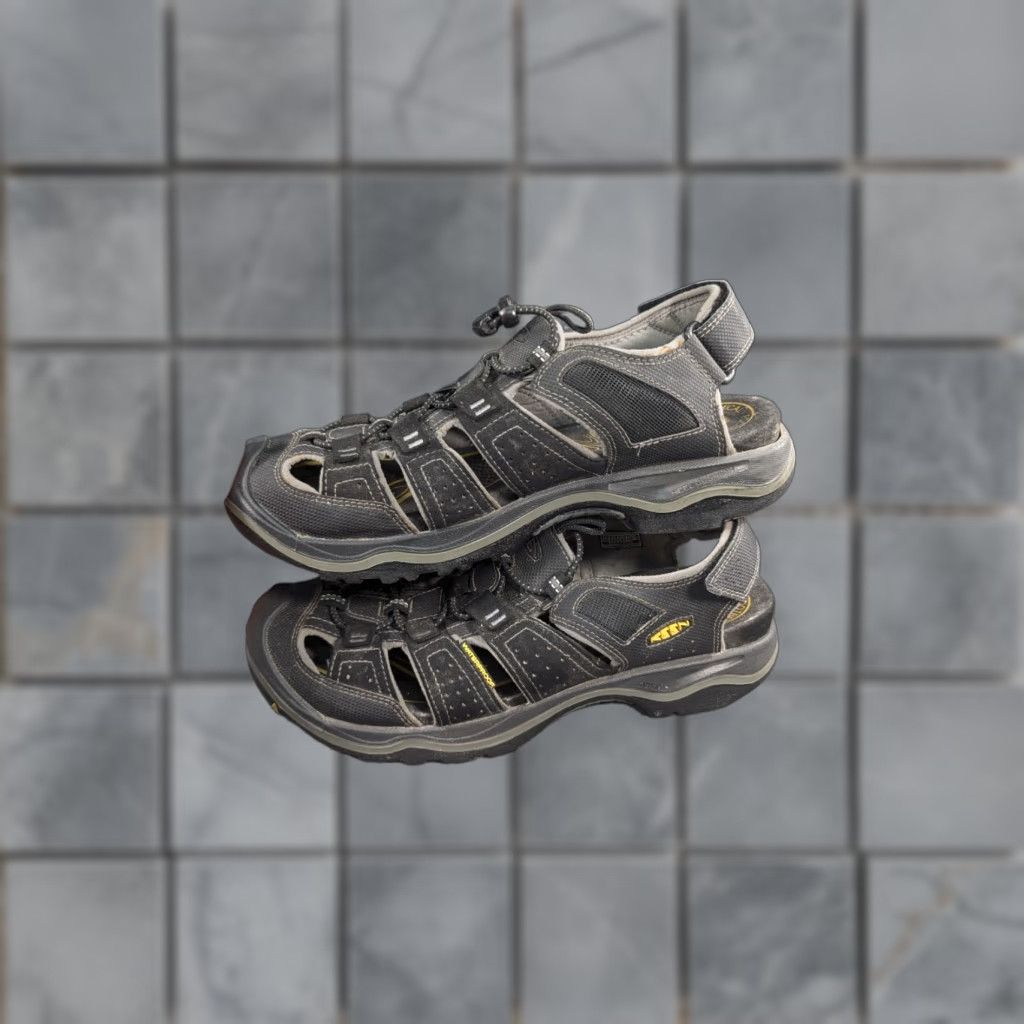 KEEN VINTAGE? No. KEEN Rialto II H2 Mens Sandal - Black - Waterpoof? (Note: Unable to determine exact phrase; please provide preferred interpretation.) Size ONE SIZE - 1 Thumbnail