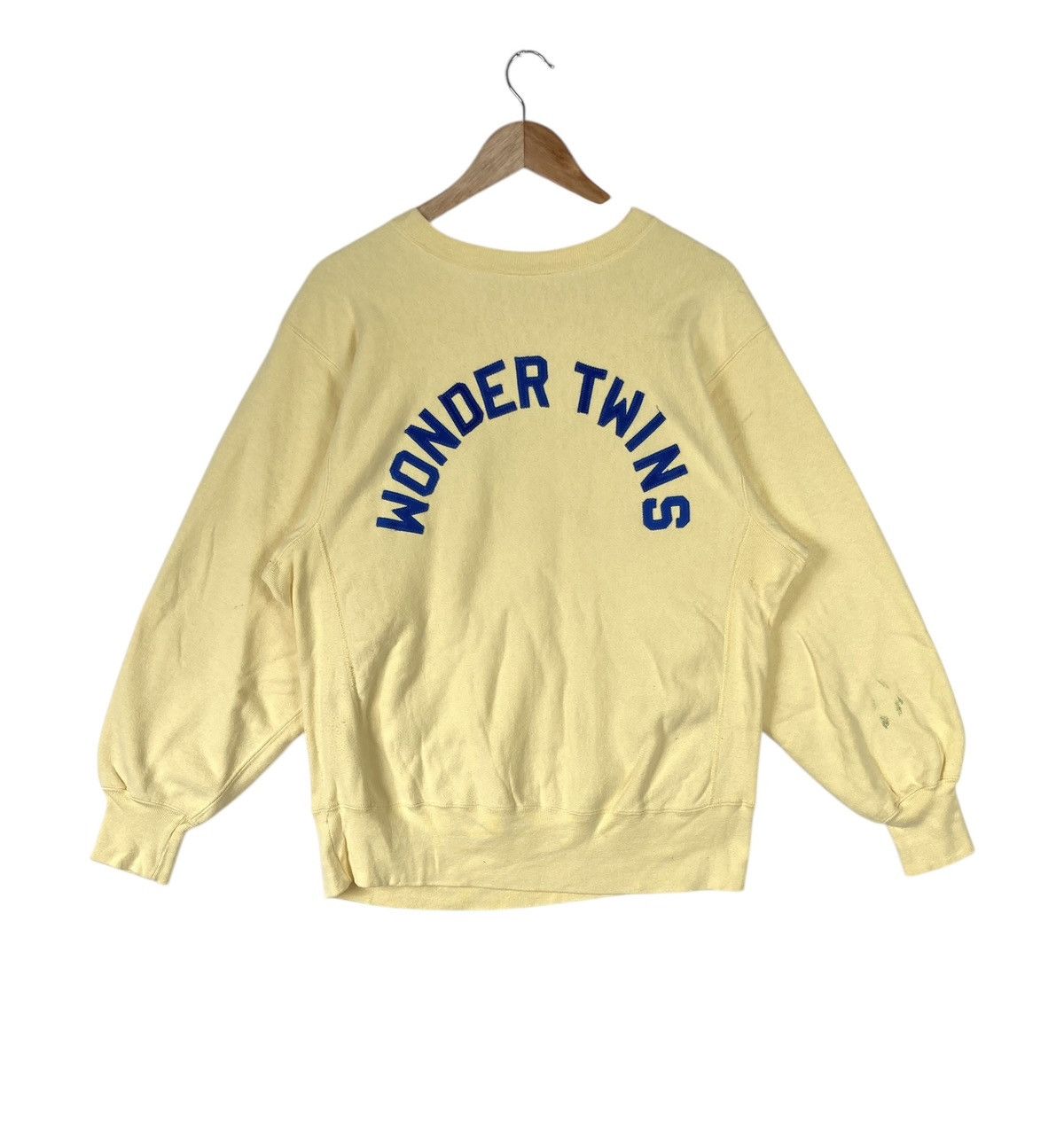 Champion Vintage 90s Champion Reverse Weave Wonder Twins Sweatshirt Size US L / EU 52-54 / 3 - 5 Thumbnail
