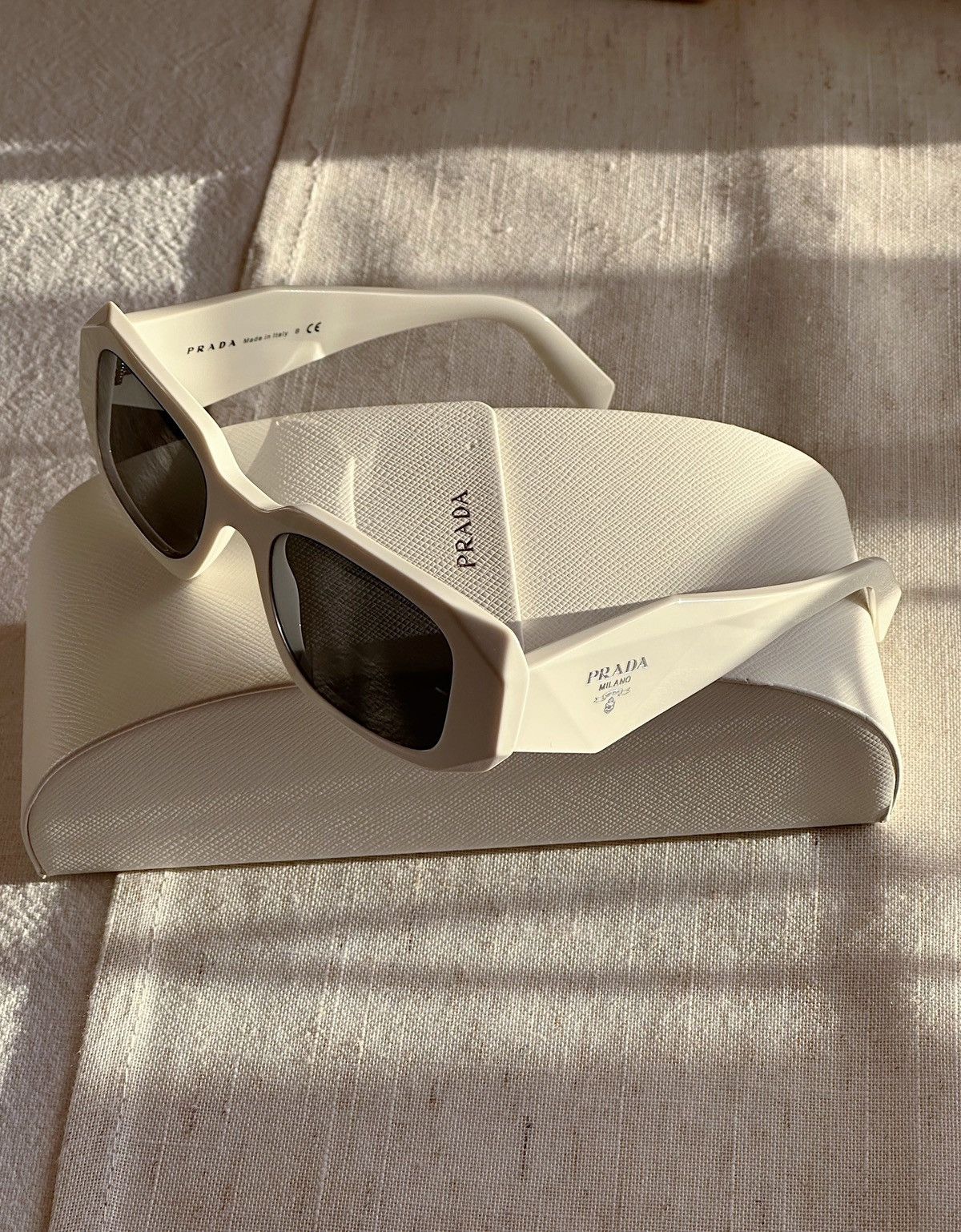Prada PRADA Runway Symbole White Sunglasses SPR17W Quavo Logo Size ONE SIZE - 5 Thumbnail